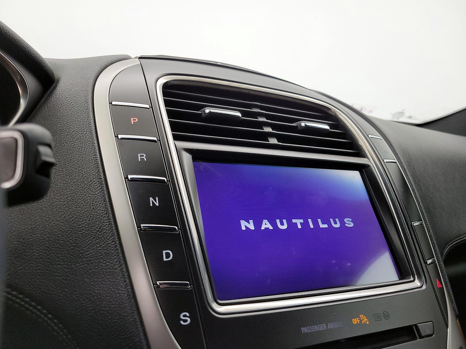 Thumbnail: 2019 Lincoln Nautilus - 18