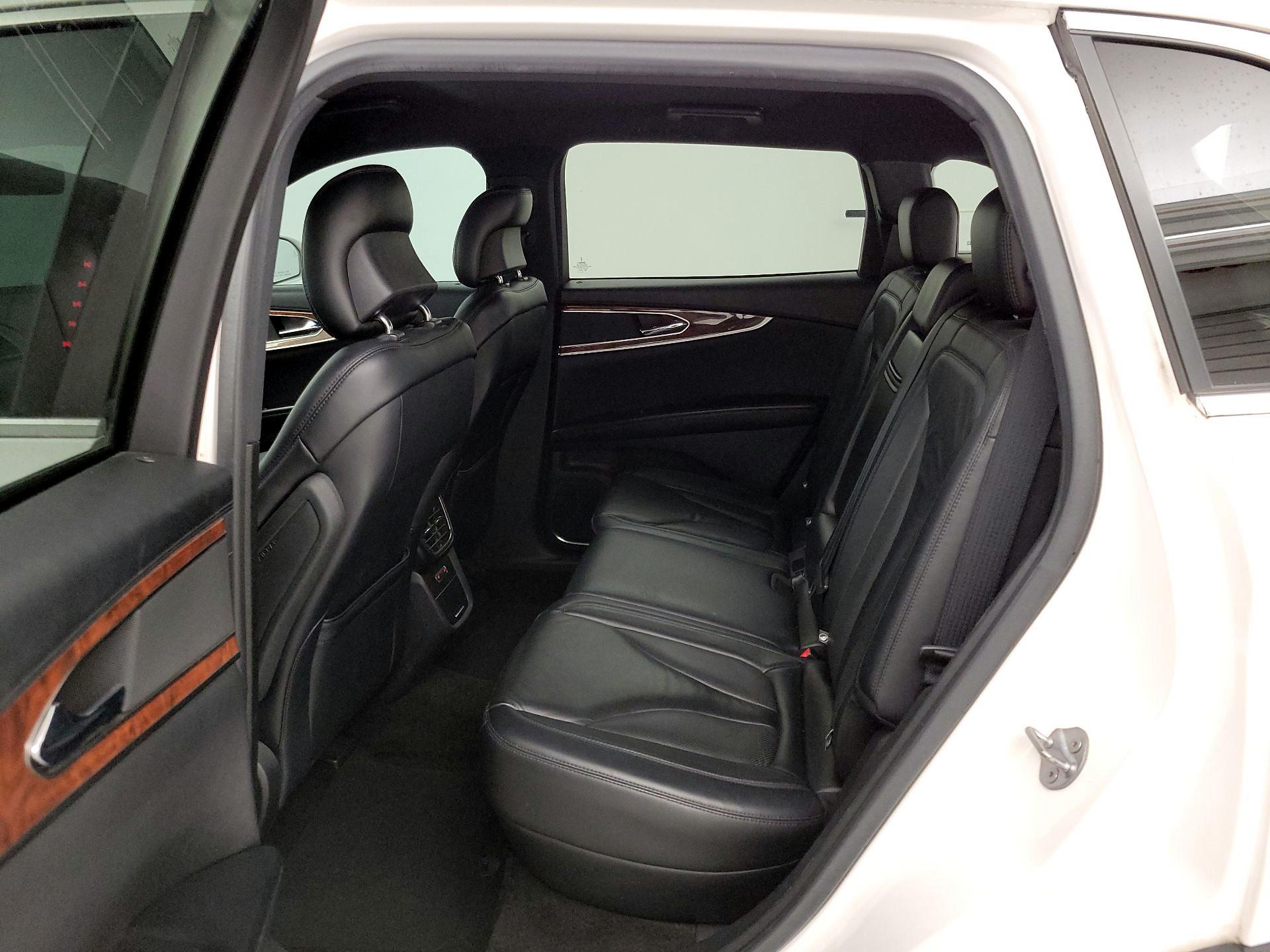 Thumbnail: 2019 Lincoln Nautilus - 20