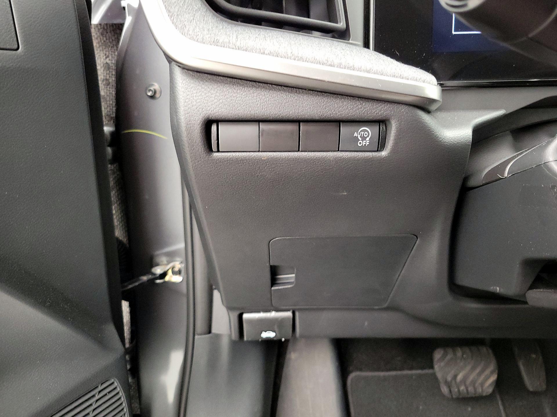 Thumbnail: 2025 Nissan Kicks - 13