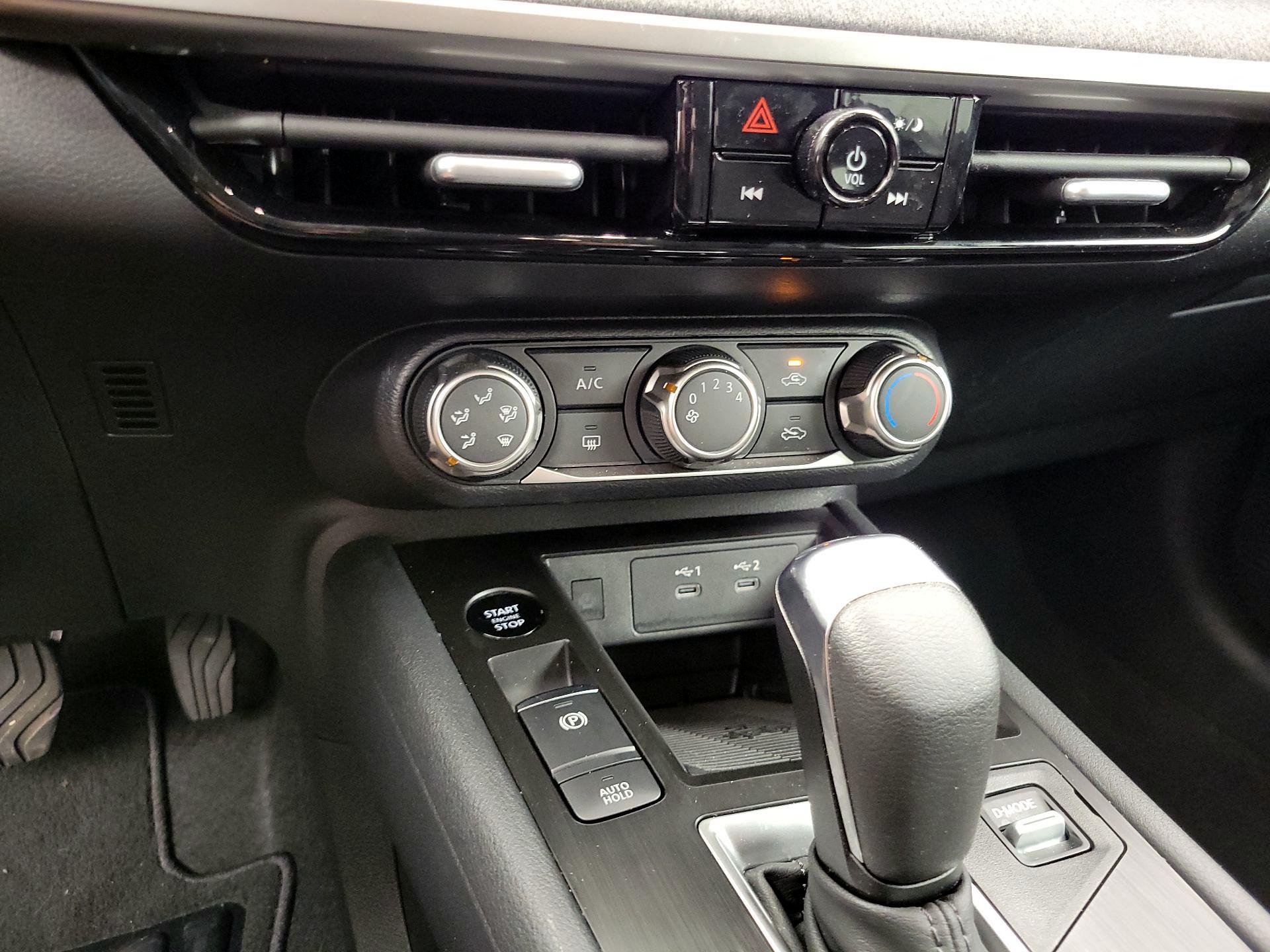 Thumbnail: 2025 Nissan Kicks - 16