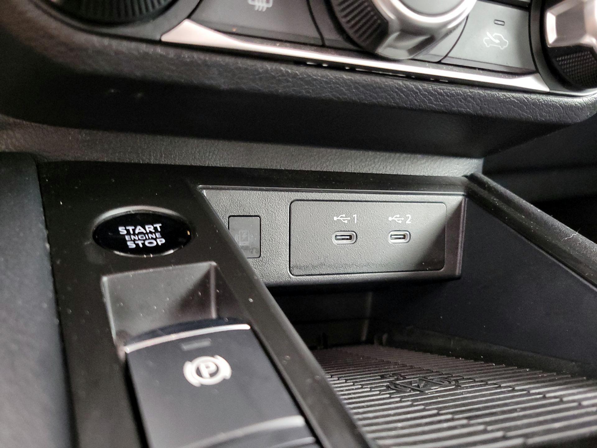 Thumbnail: 2025 Nissan Kicks - 18