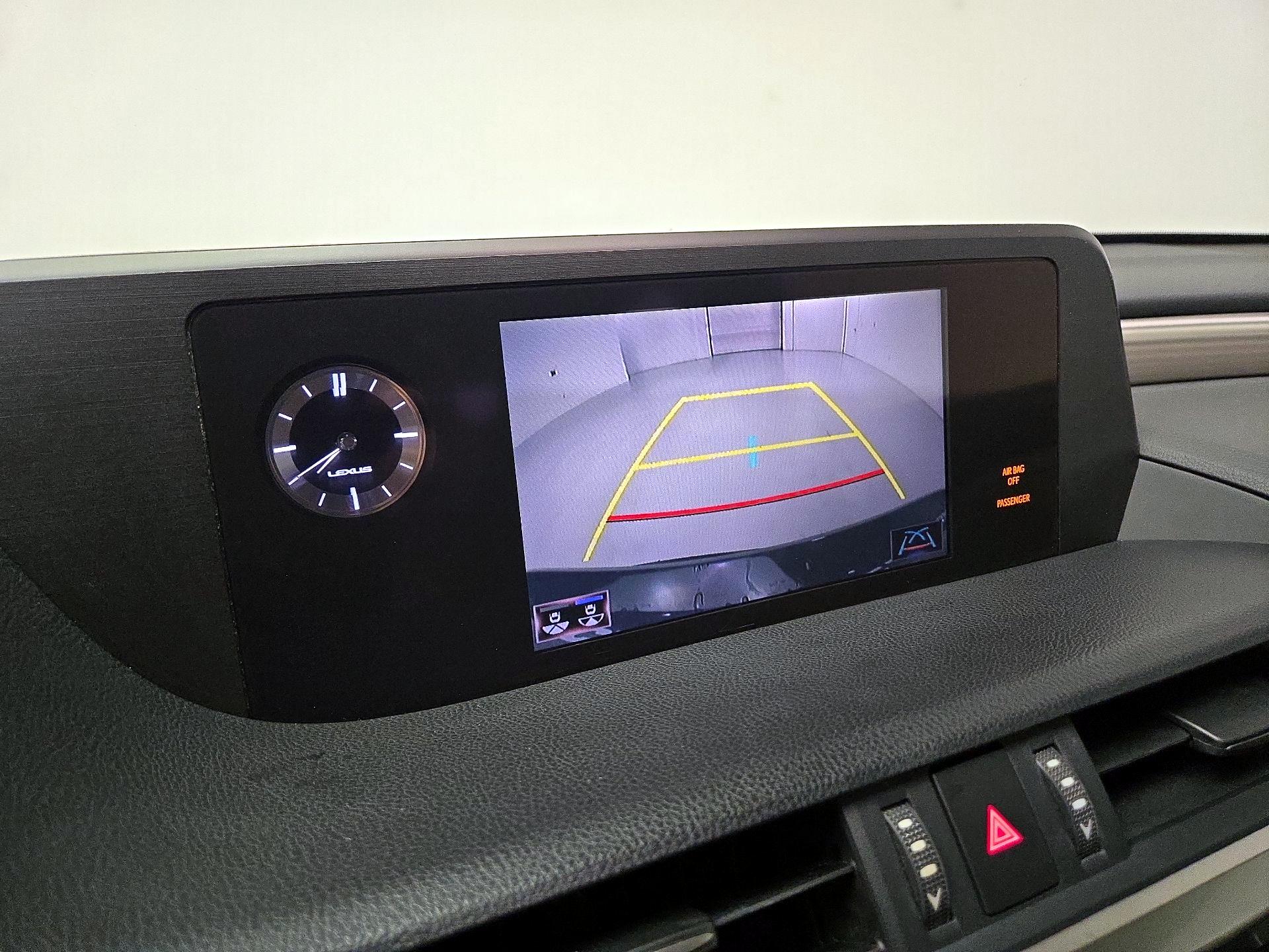 Thumbnail: 2020 Lexus ES - 14