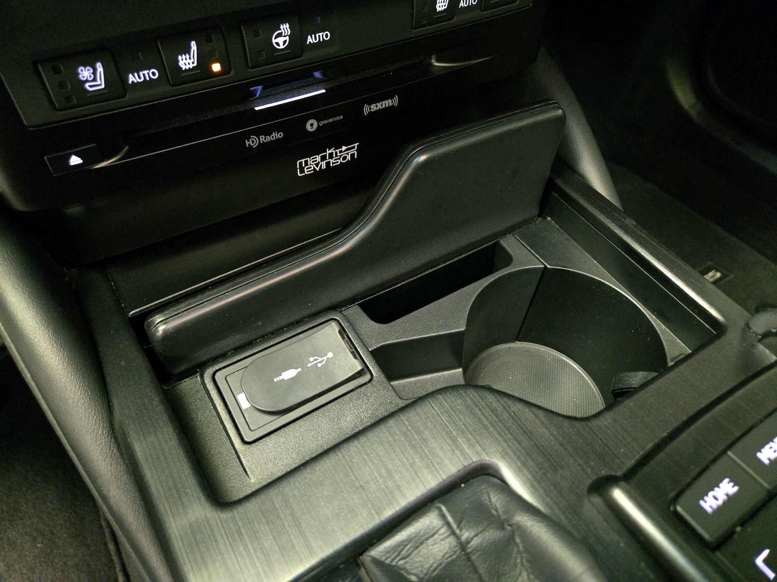 2020 Lexus ES F SPORT - Photo 19