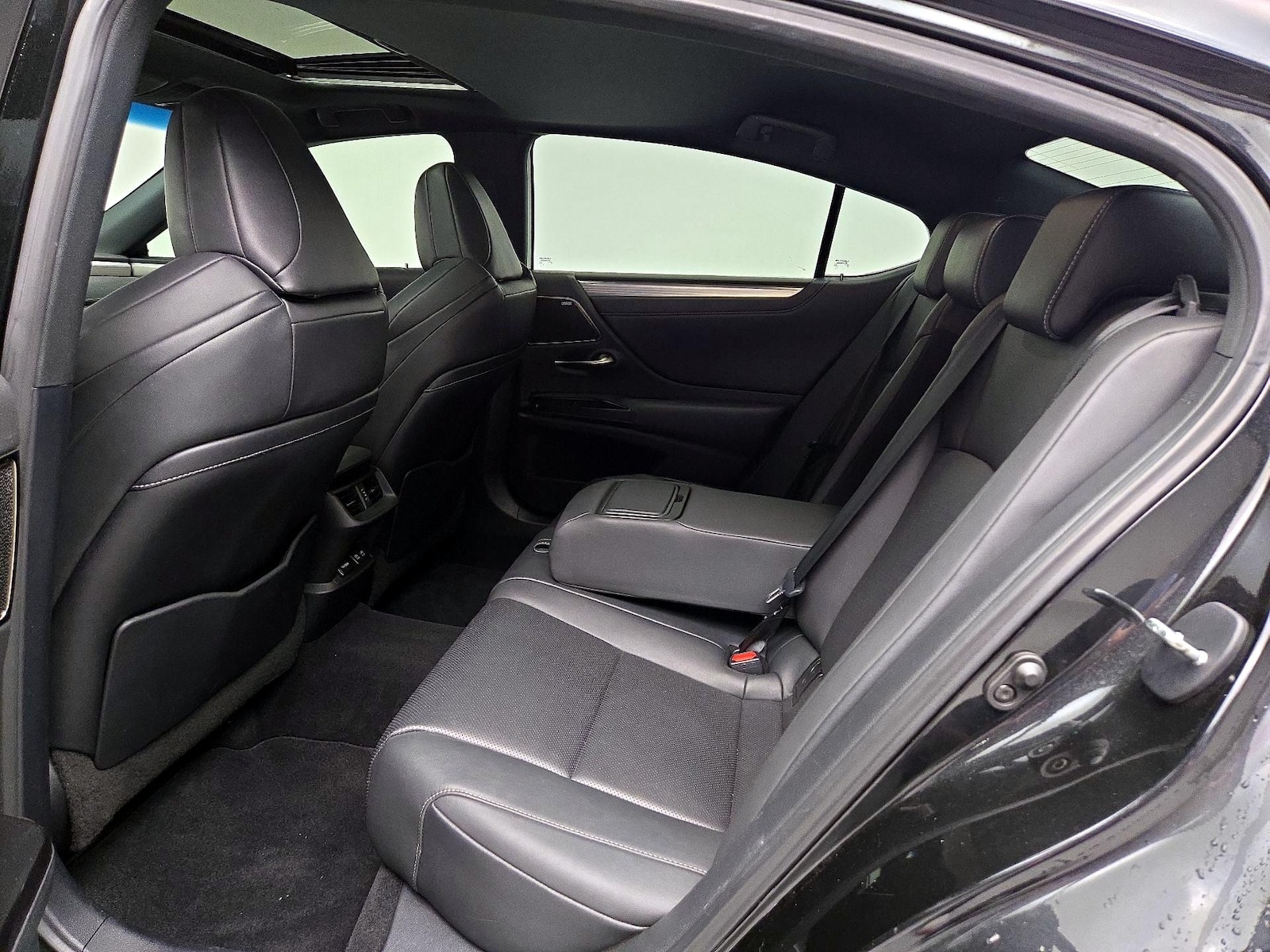 2020 Lexus ES F SPORT - Photo 21