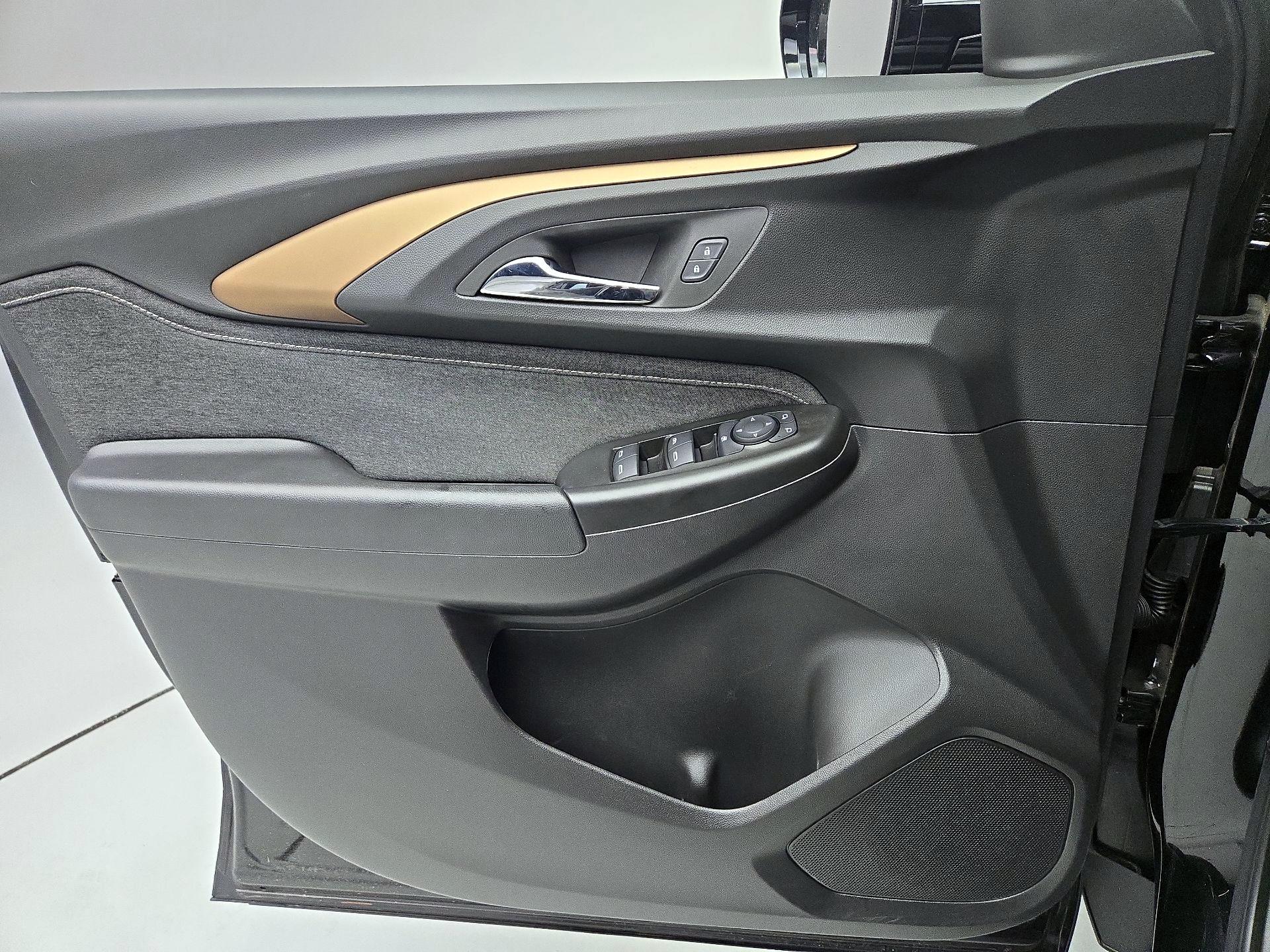 Thumbnail: 2023 Chevrolet TrailBlazer - 12