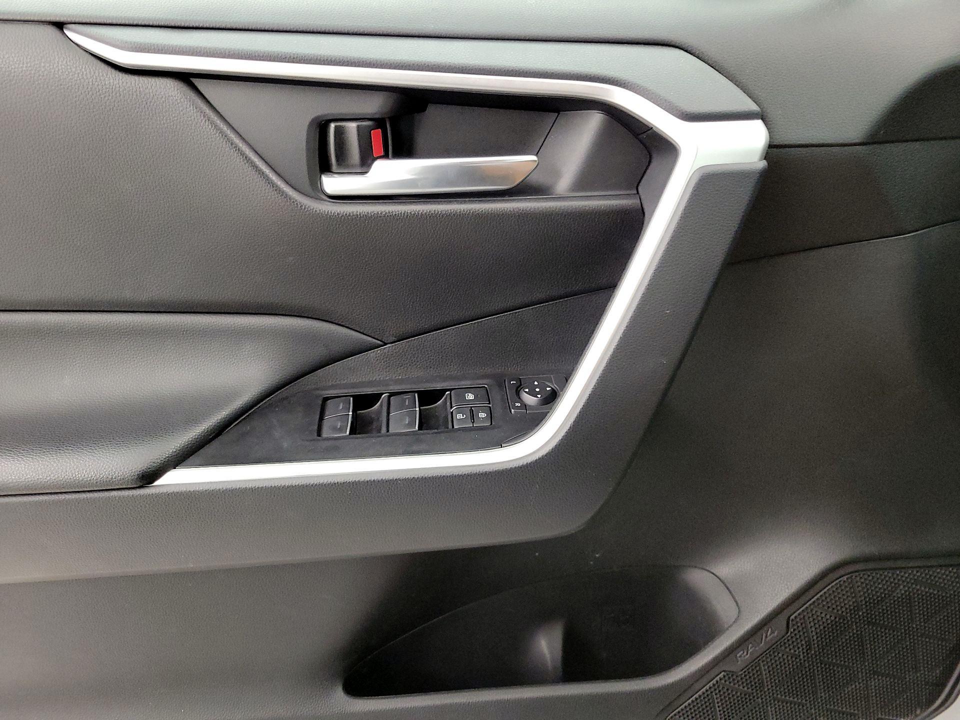 Thumbnail: 2024 Toyota RAV4 - 12