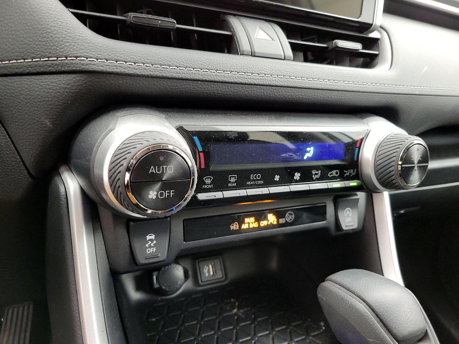 Thumbnail: 2024 Toyota RAV4 - 16