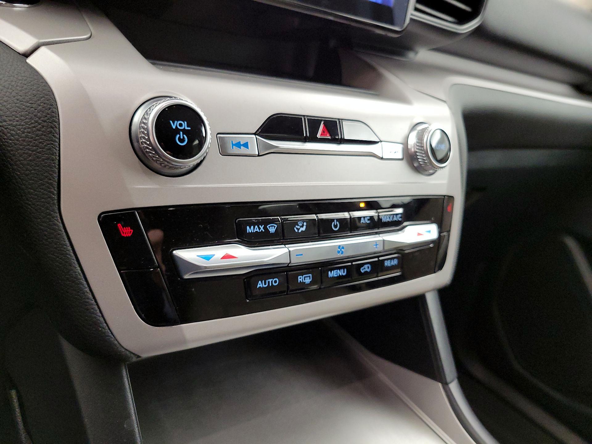 Thumbnail: 2023 Ford Explorer - 16