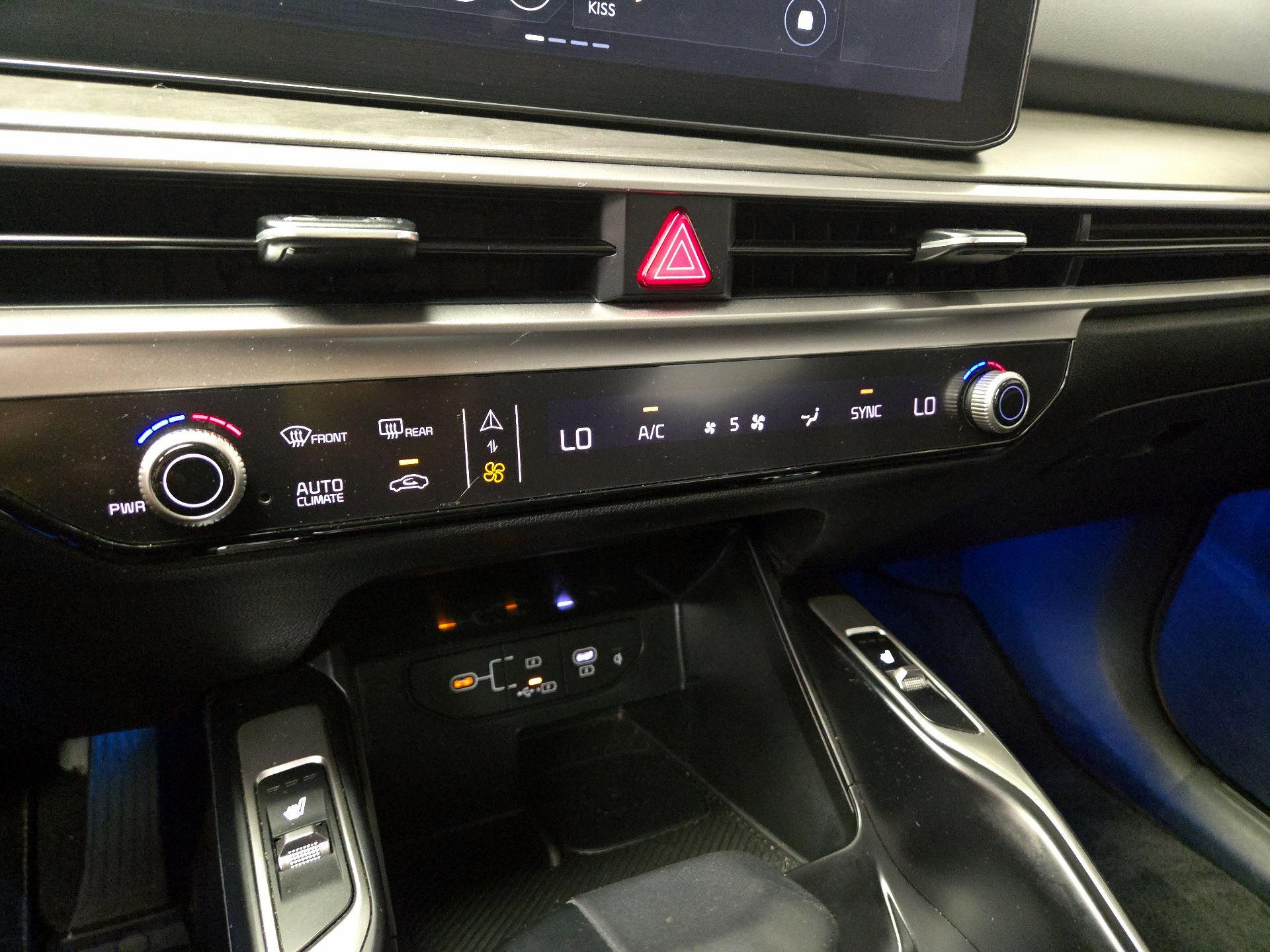 Thumbnail: 2024 Kia Sorento - 17