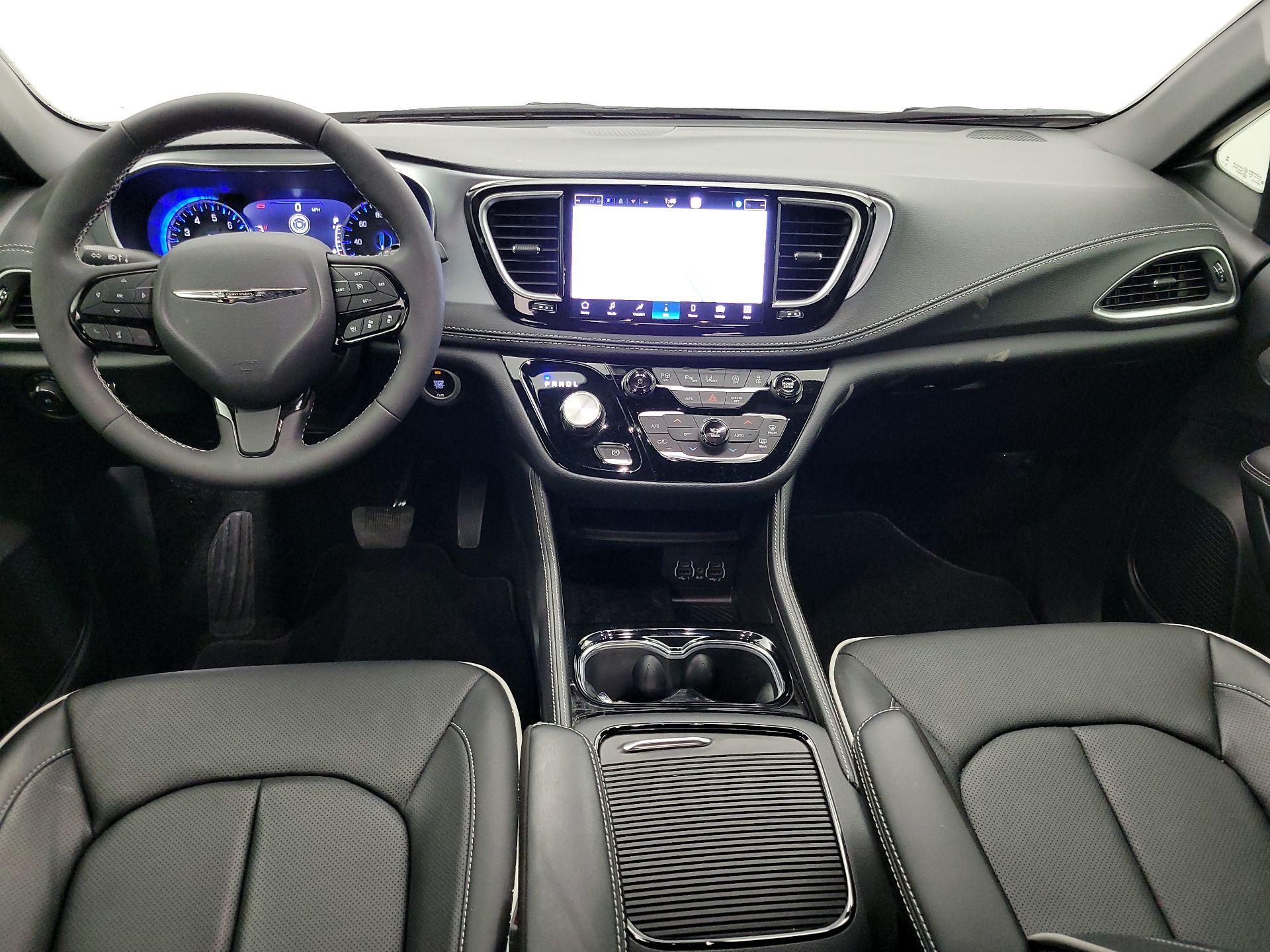 Thumbnail: 2025 Chrysler Pacifica - 9
