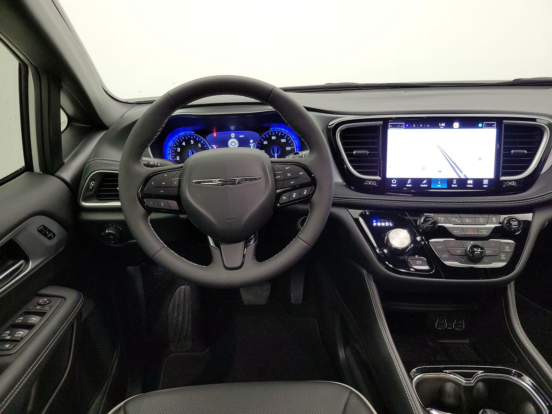 Thumbnail: 2025 Chrysler Pacifica - 10