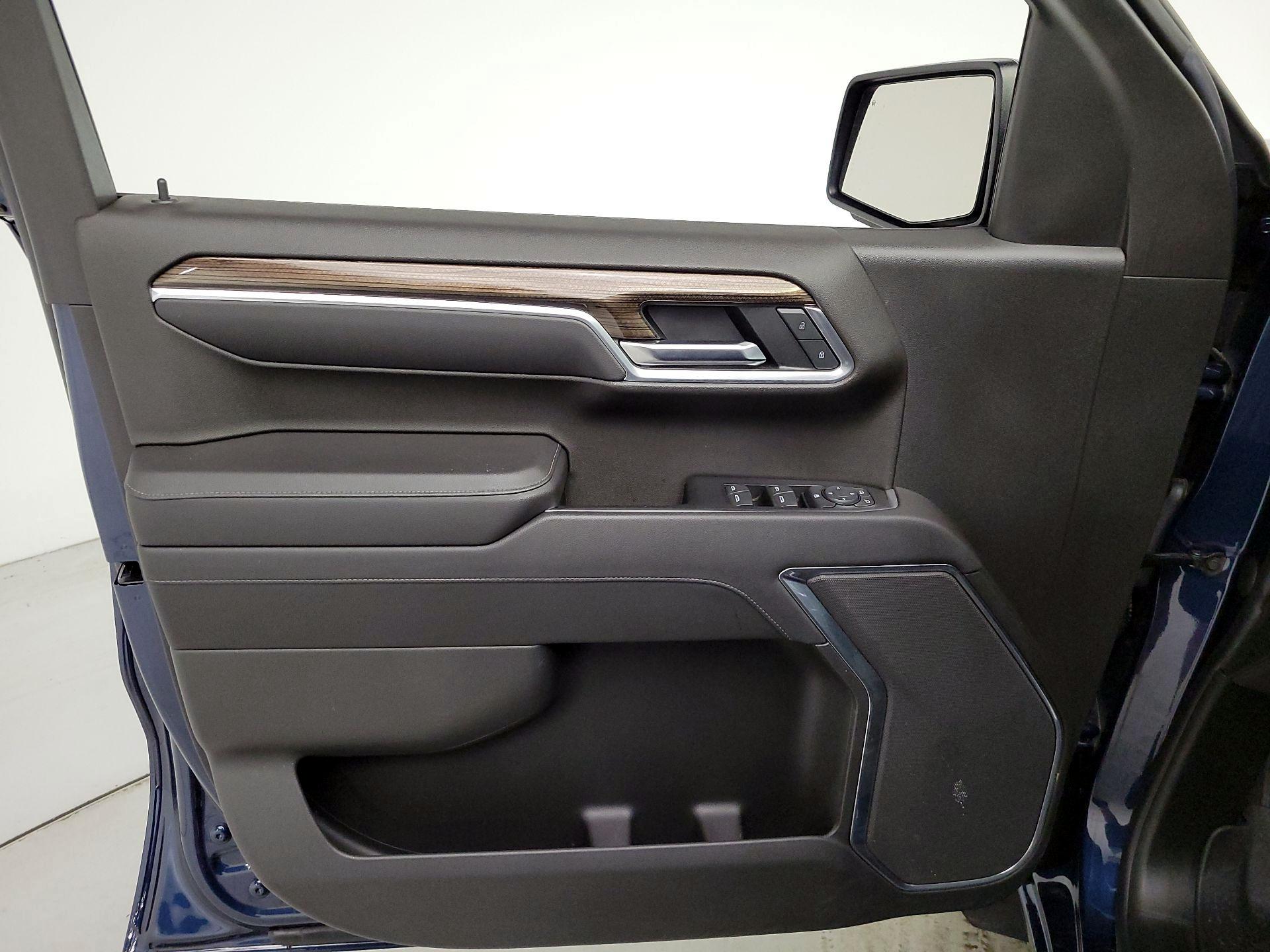 Thumbnail: 2022 Chevrolet Silverado 1500 - 12