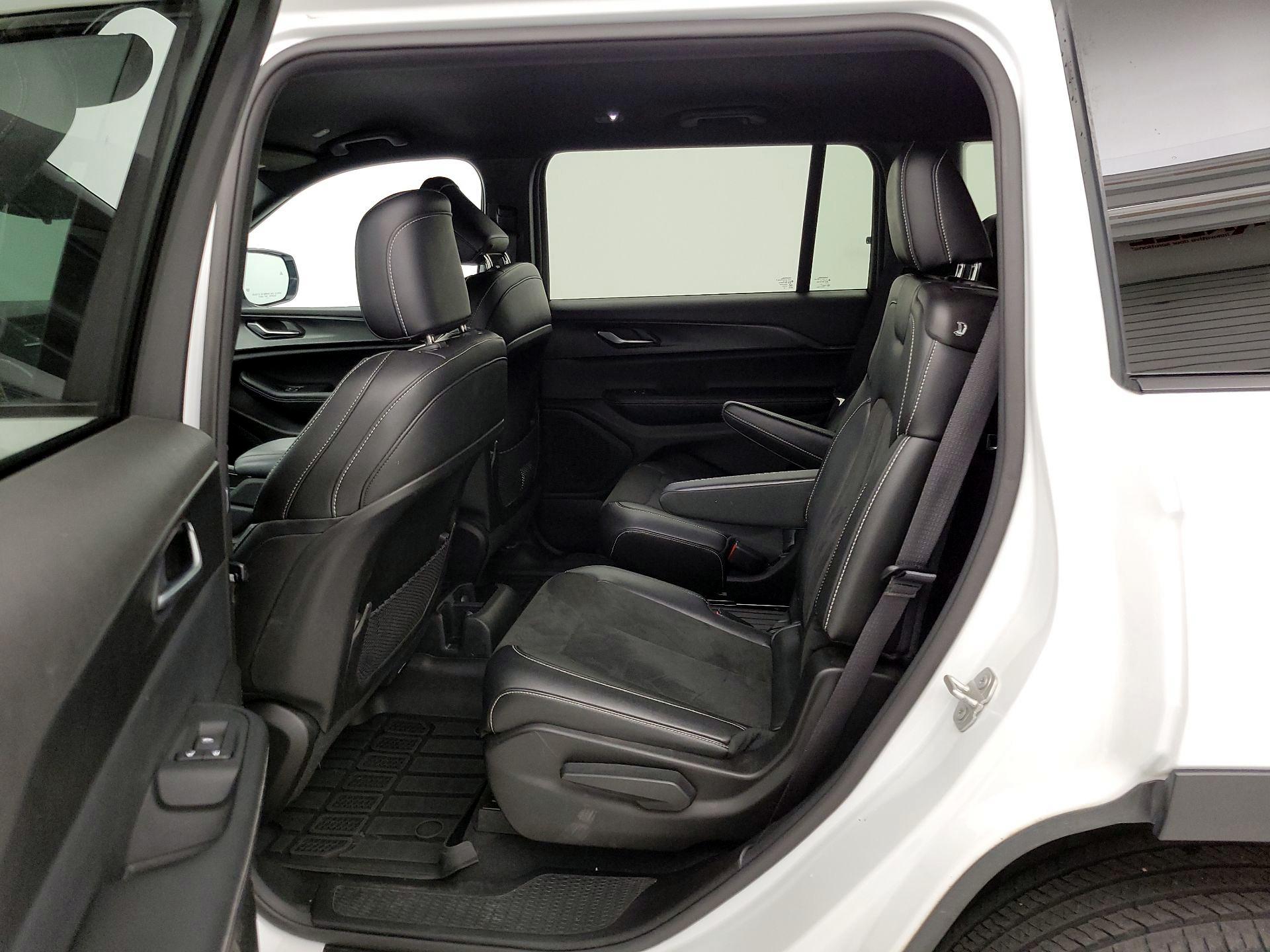 Thumbnail: 2024 Jeep Grand Cherokee L - 19