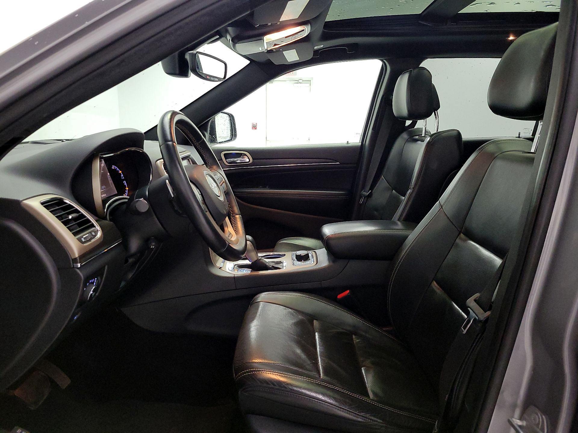 Thumbnail: 2017 Jeep Grand Cherokee - 11