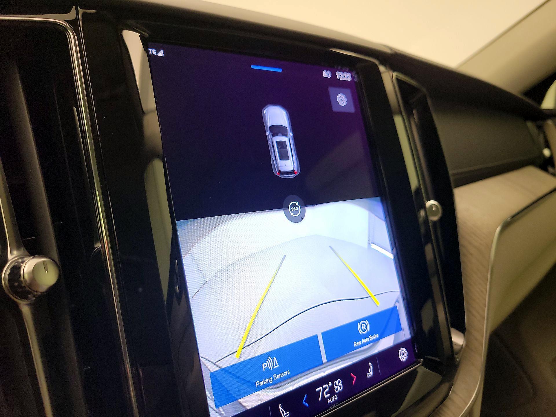 Thumbnail: 2023 Volvo XC60 - 14