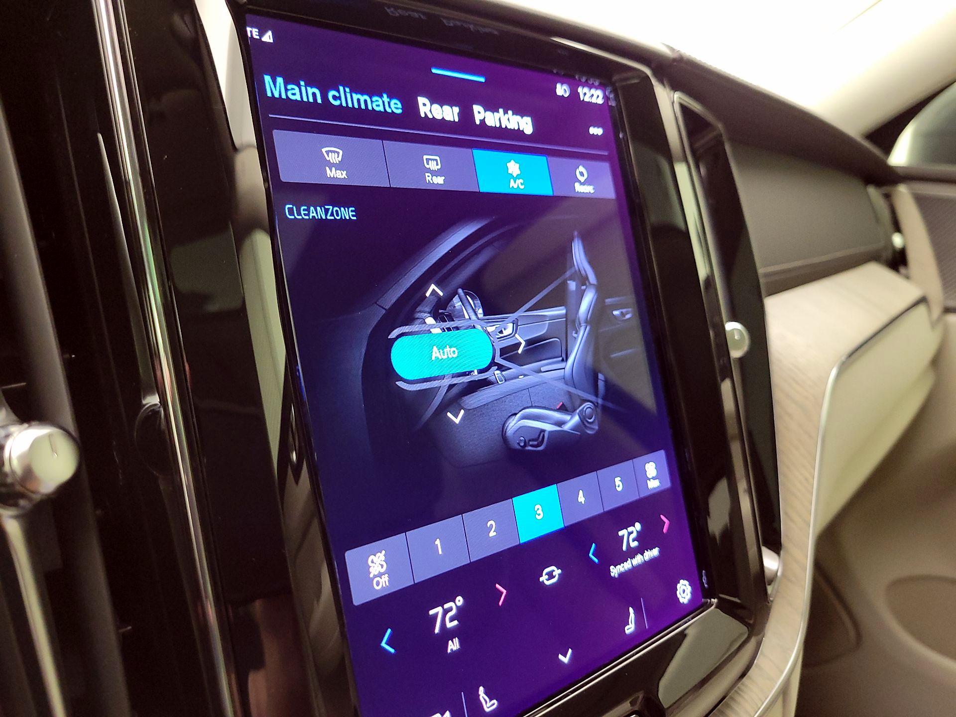 Thumbnail: 2023 Volvo XC60 - 16