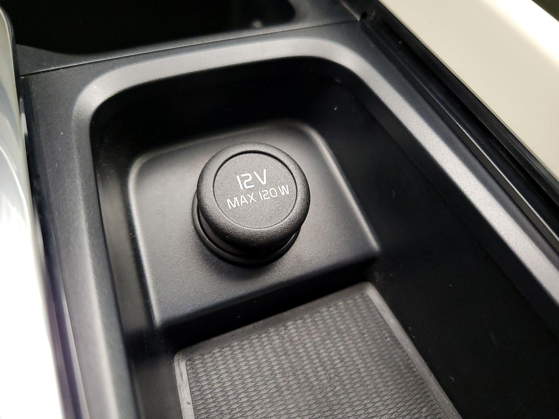 Thumbnail: 2023 Volvo XC60 - 18