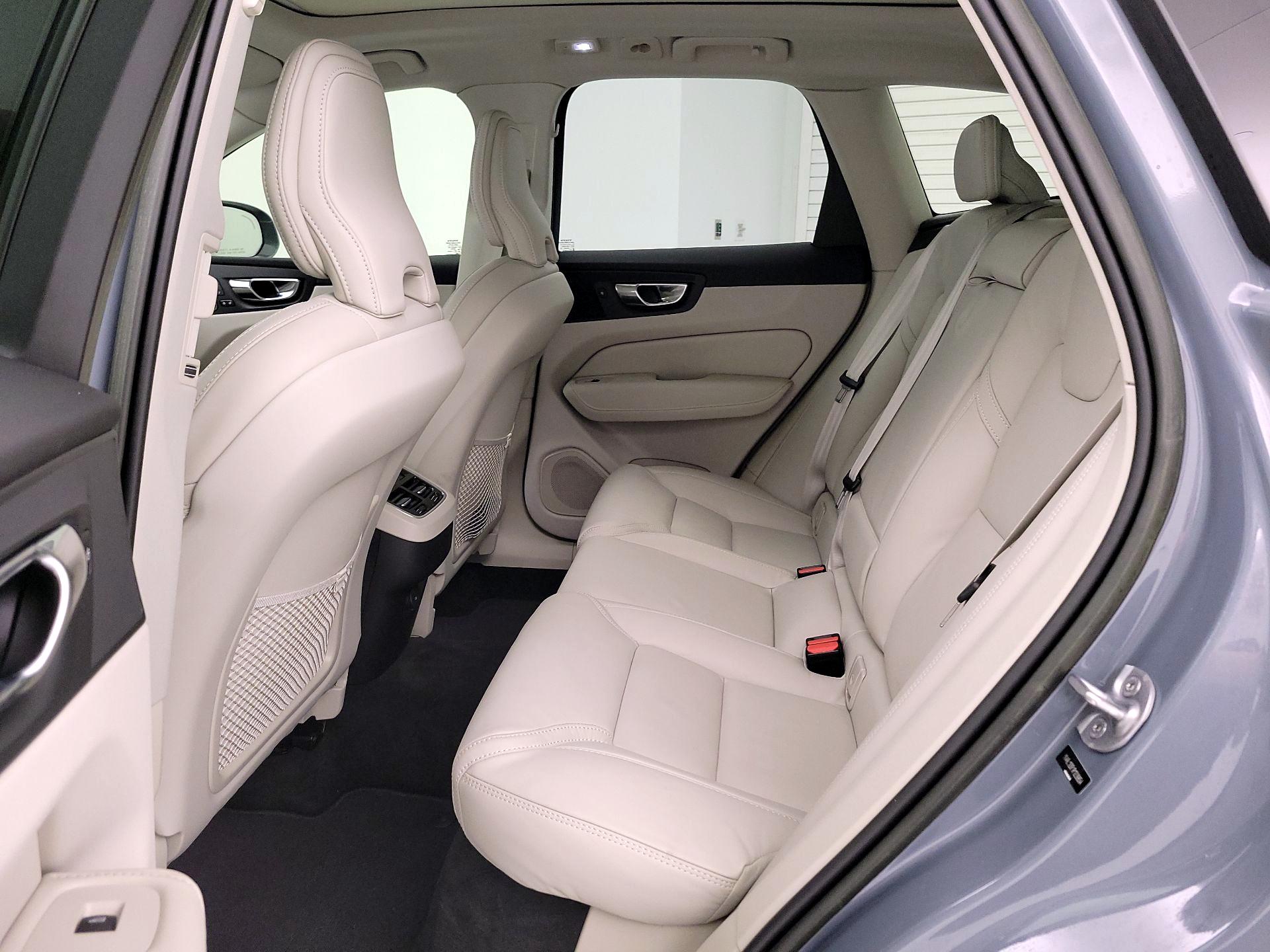 Thumbnail: 2023 Volvo XC60 - 20