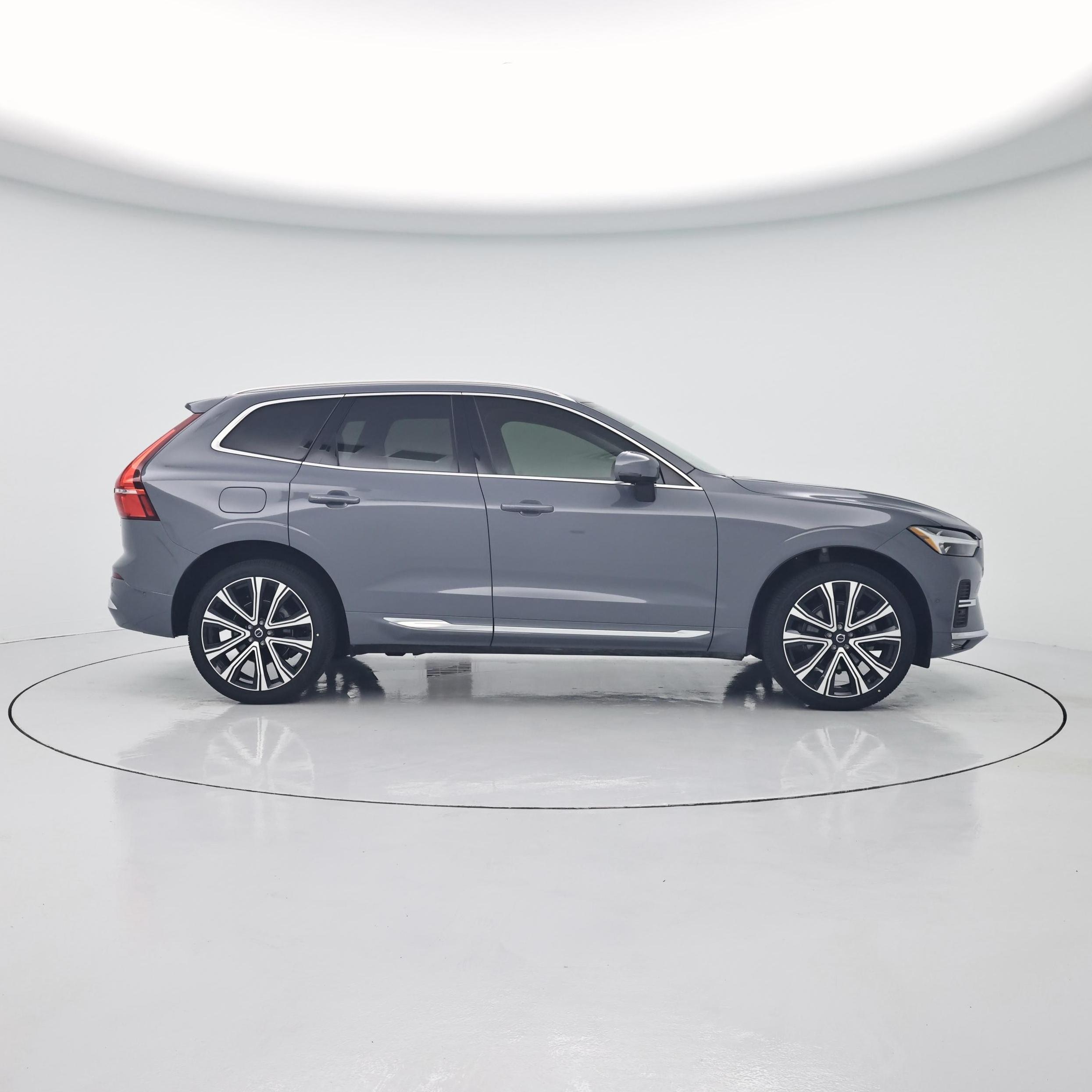 Thumbnail: 2023 Volvo XC60 - 7
