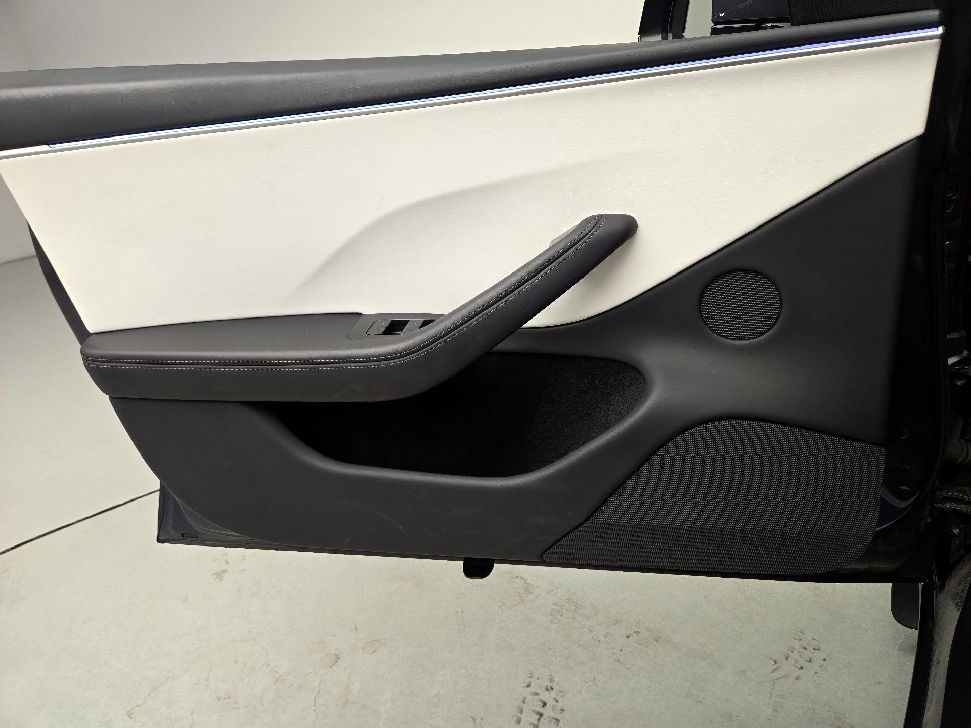 Thumbnail: 2025 Tesla Model 3 - 12