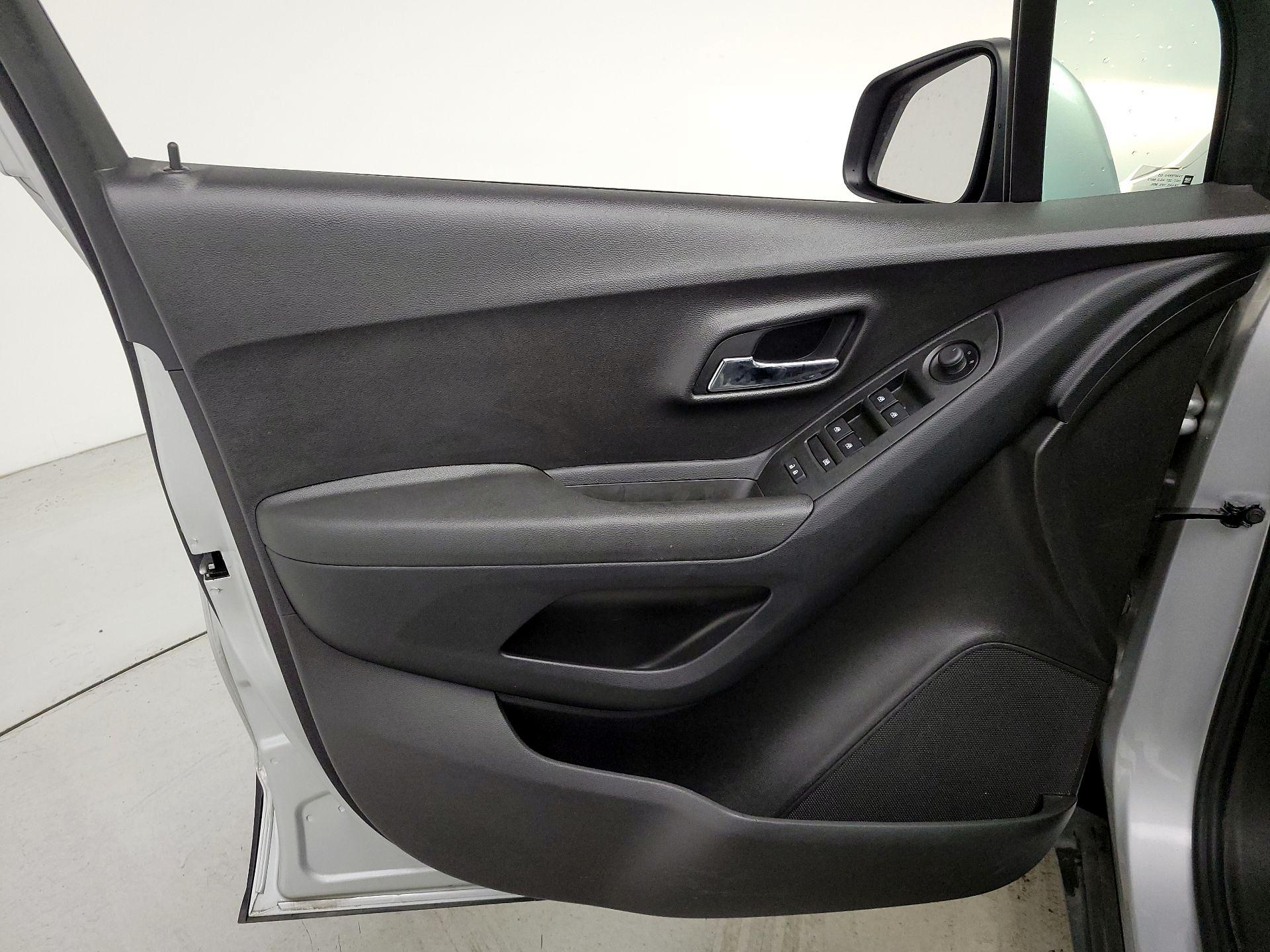 Thumbnail: 2019 Chevrolet Trax - 12