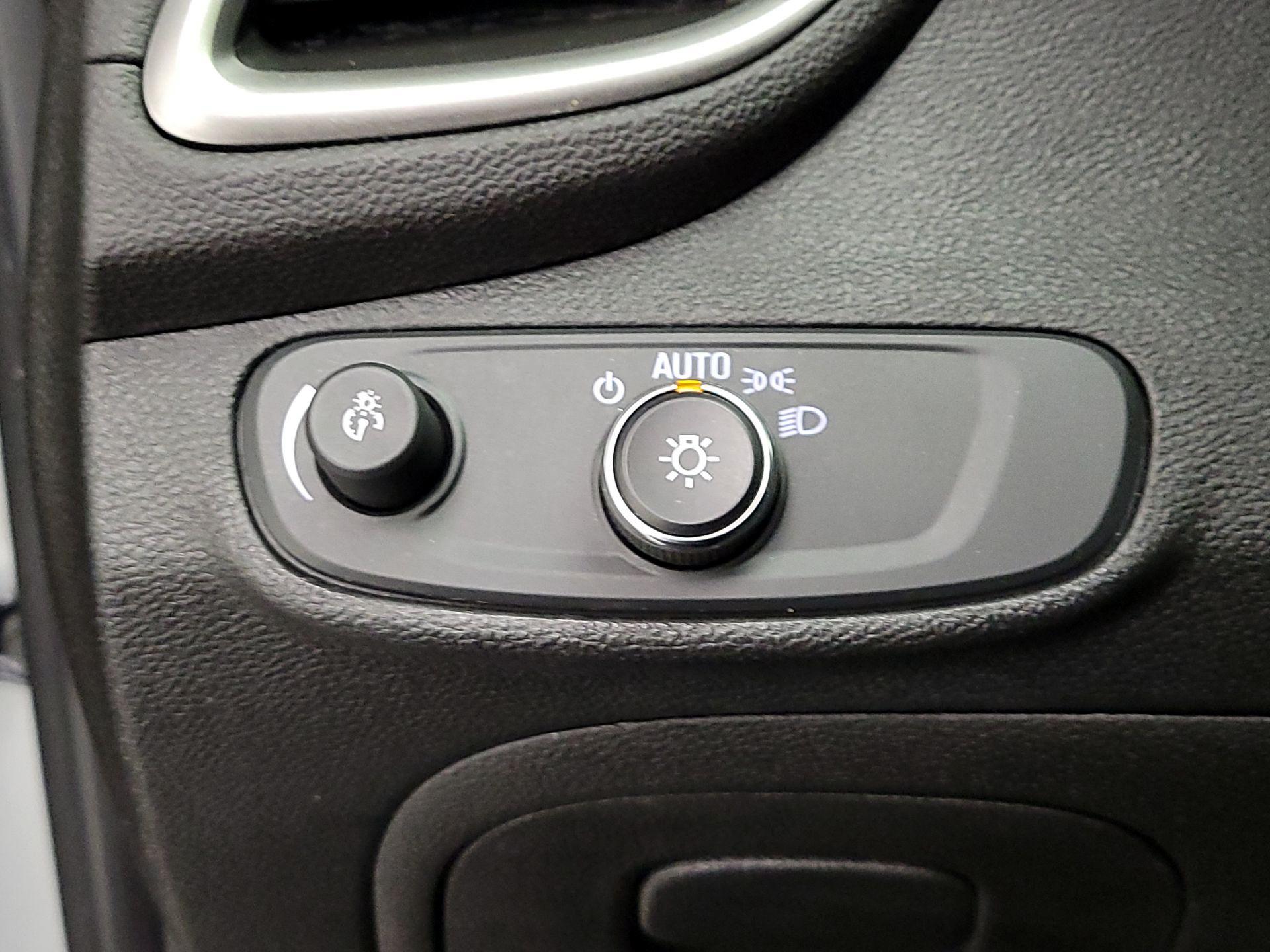 Thumbnail: 2019 Chevrolet Trax - 13