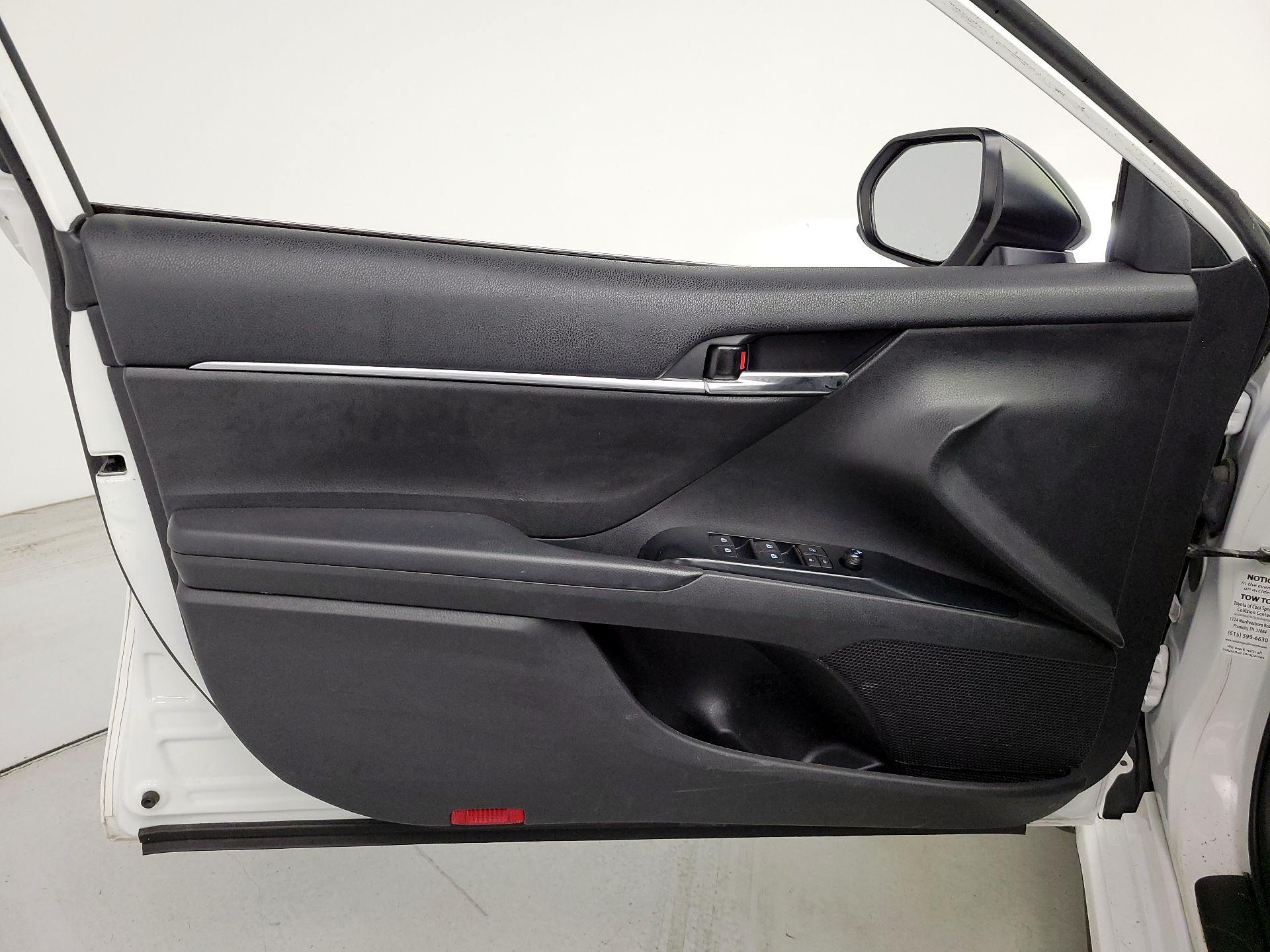 Thumbnail: 2020 Toyota Camry - 12