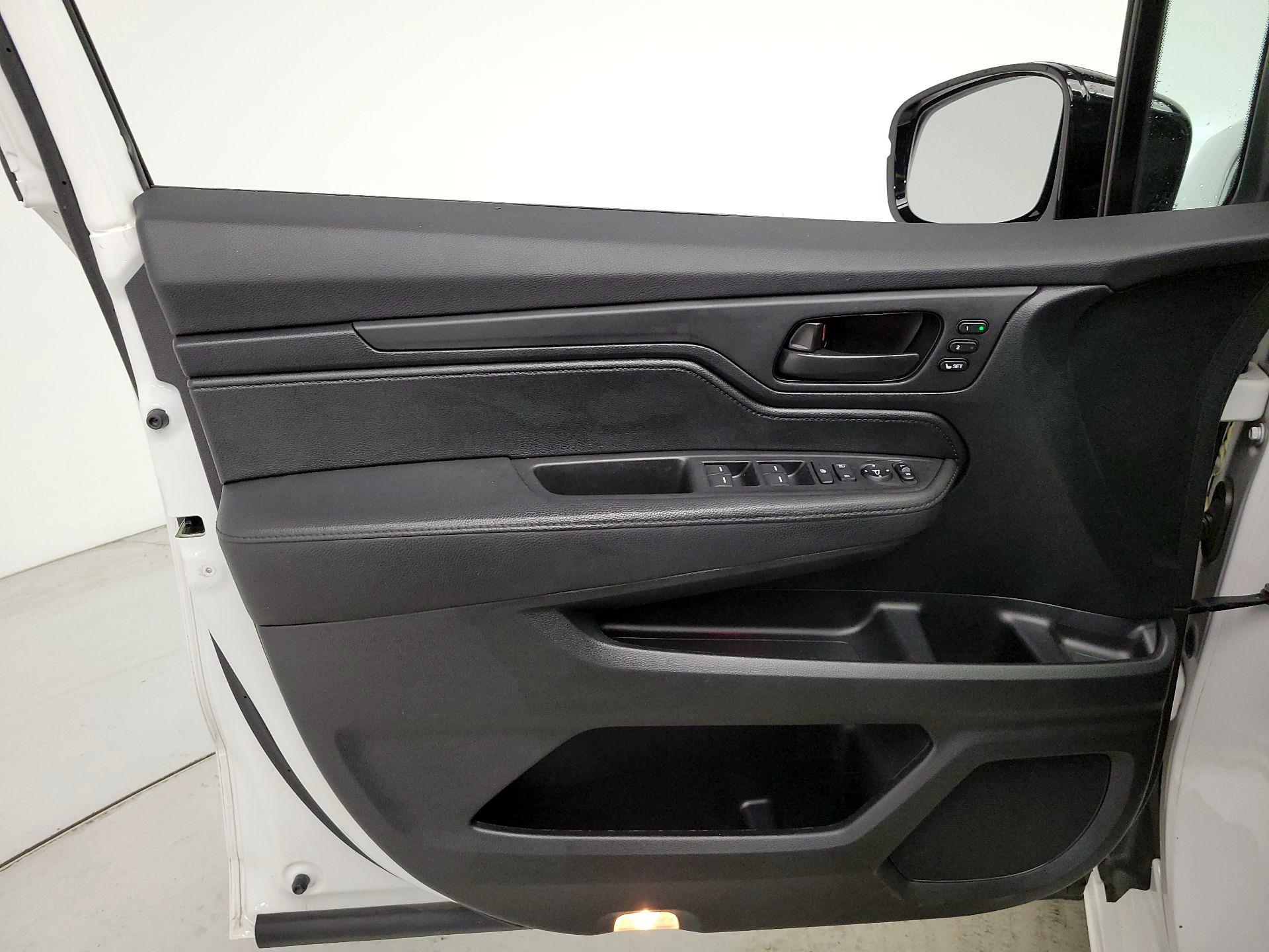 Thumbnail: 2023 Honda Odyssey - 12