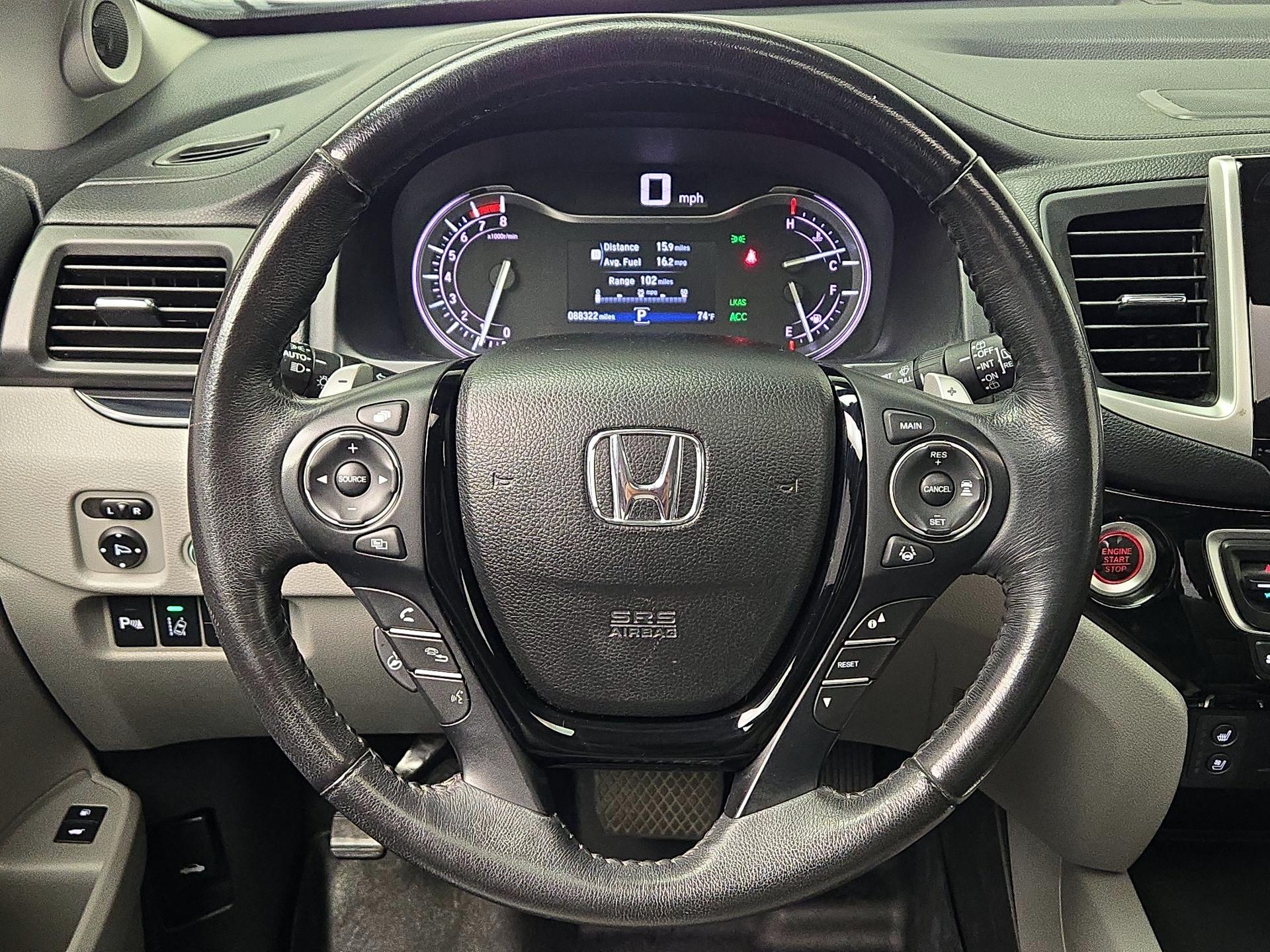 Thumbnail: 2017 Honda Pilot - 10