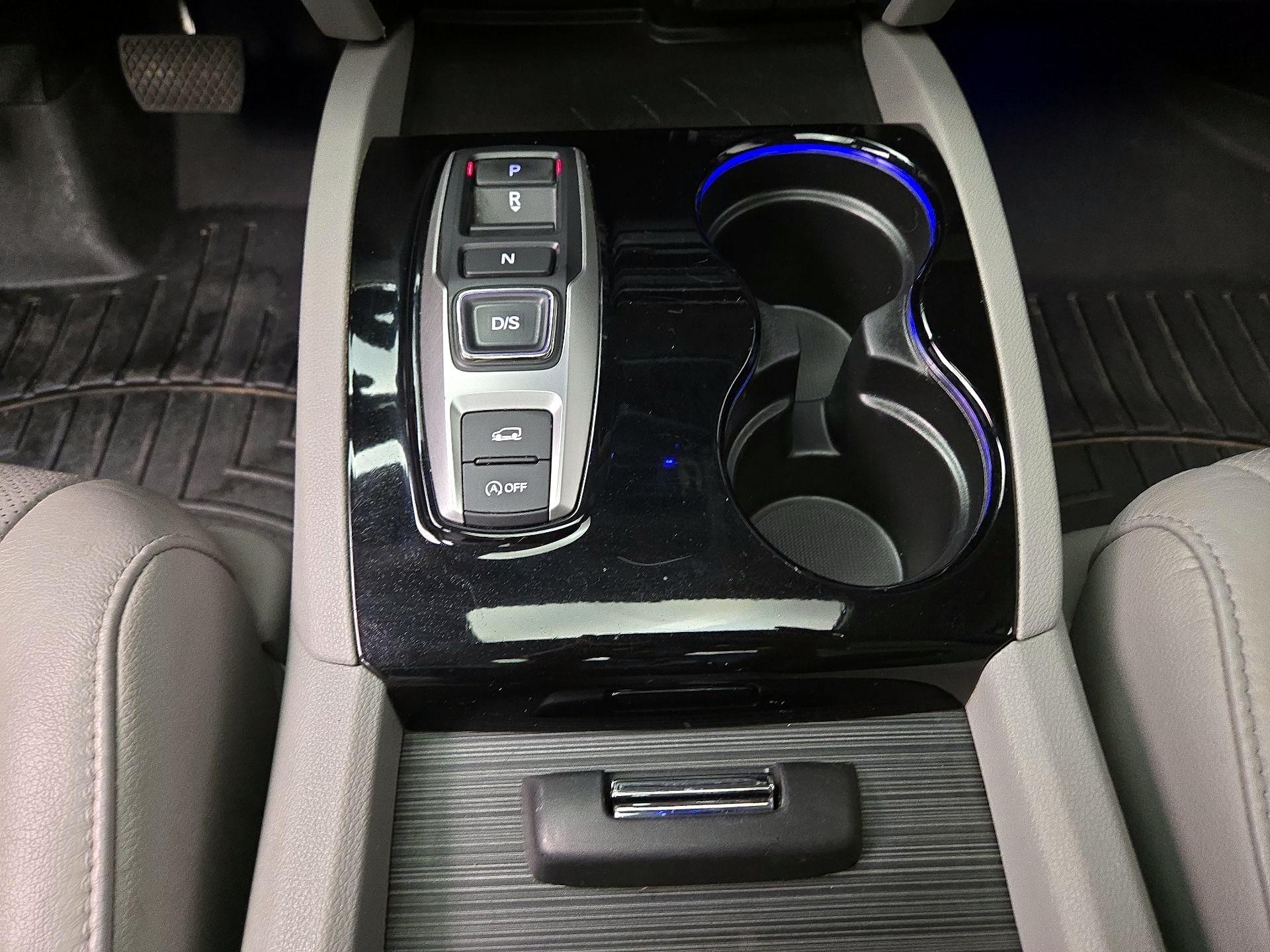 Thumbnail: 2017 Honda Pilot - 18