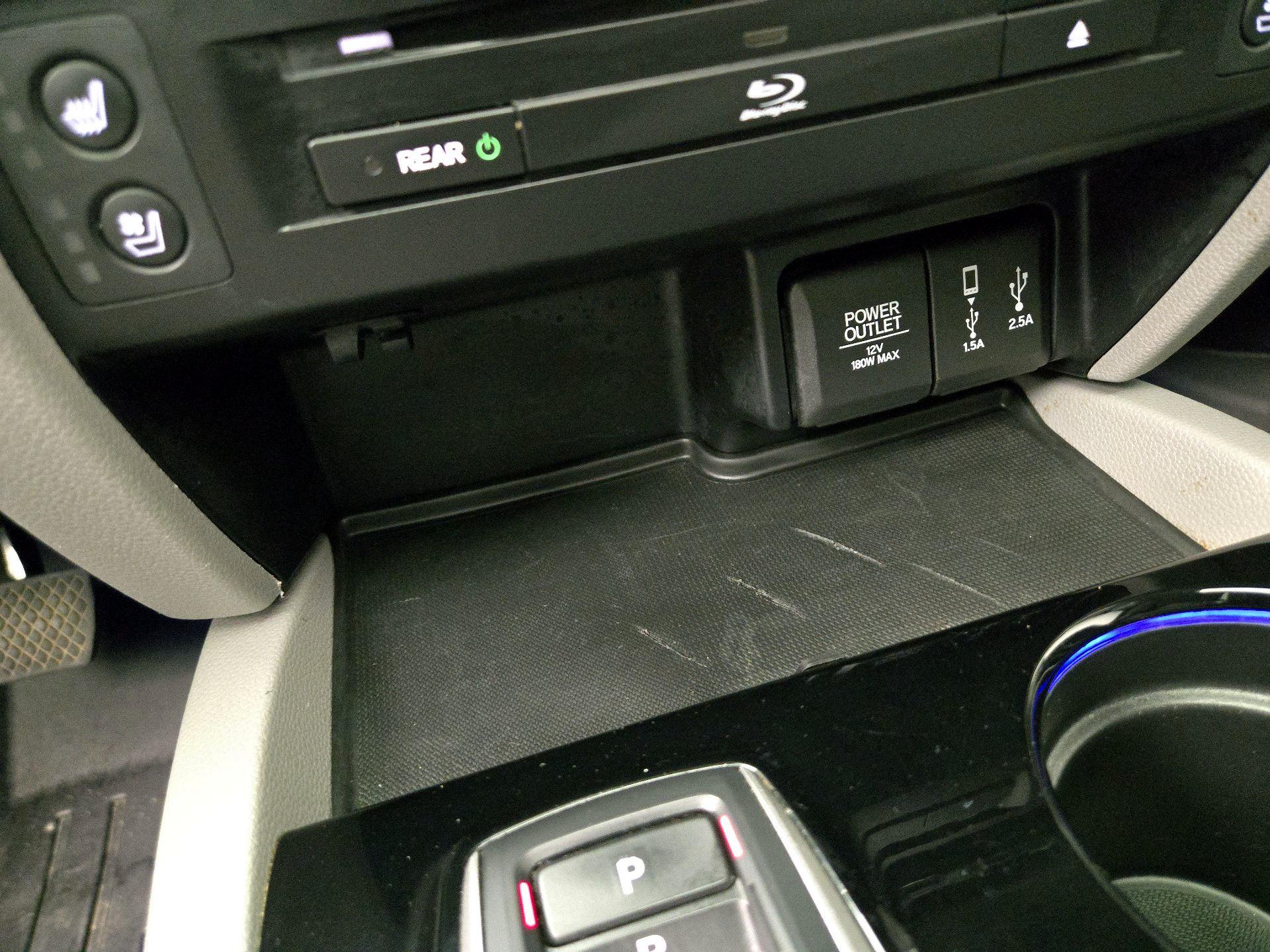 Thumbnail: 2017 Honda Pilot - 19