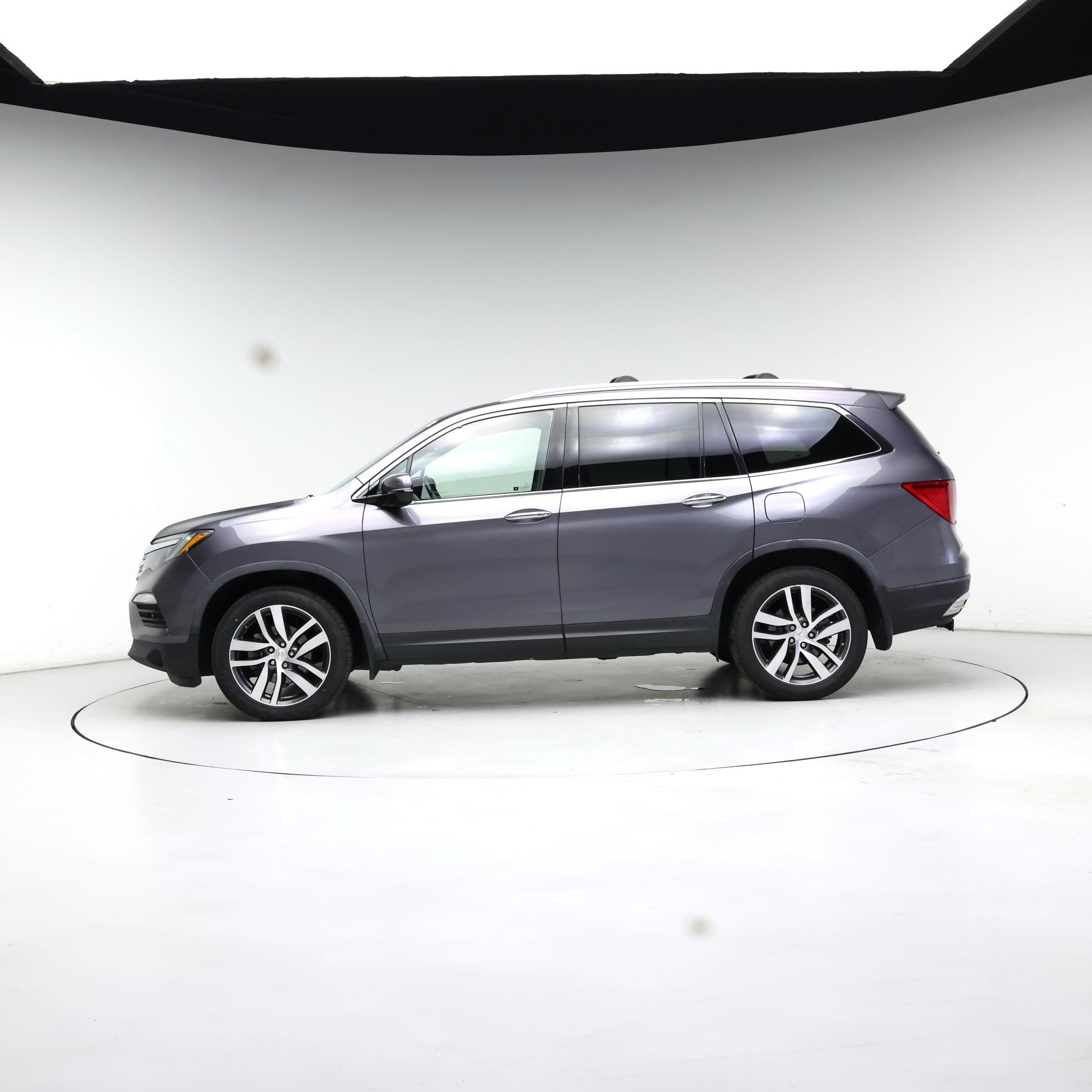 Thumbnail: 2017 Honda Pilot - 3