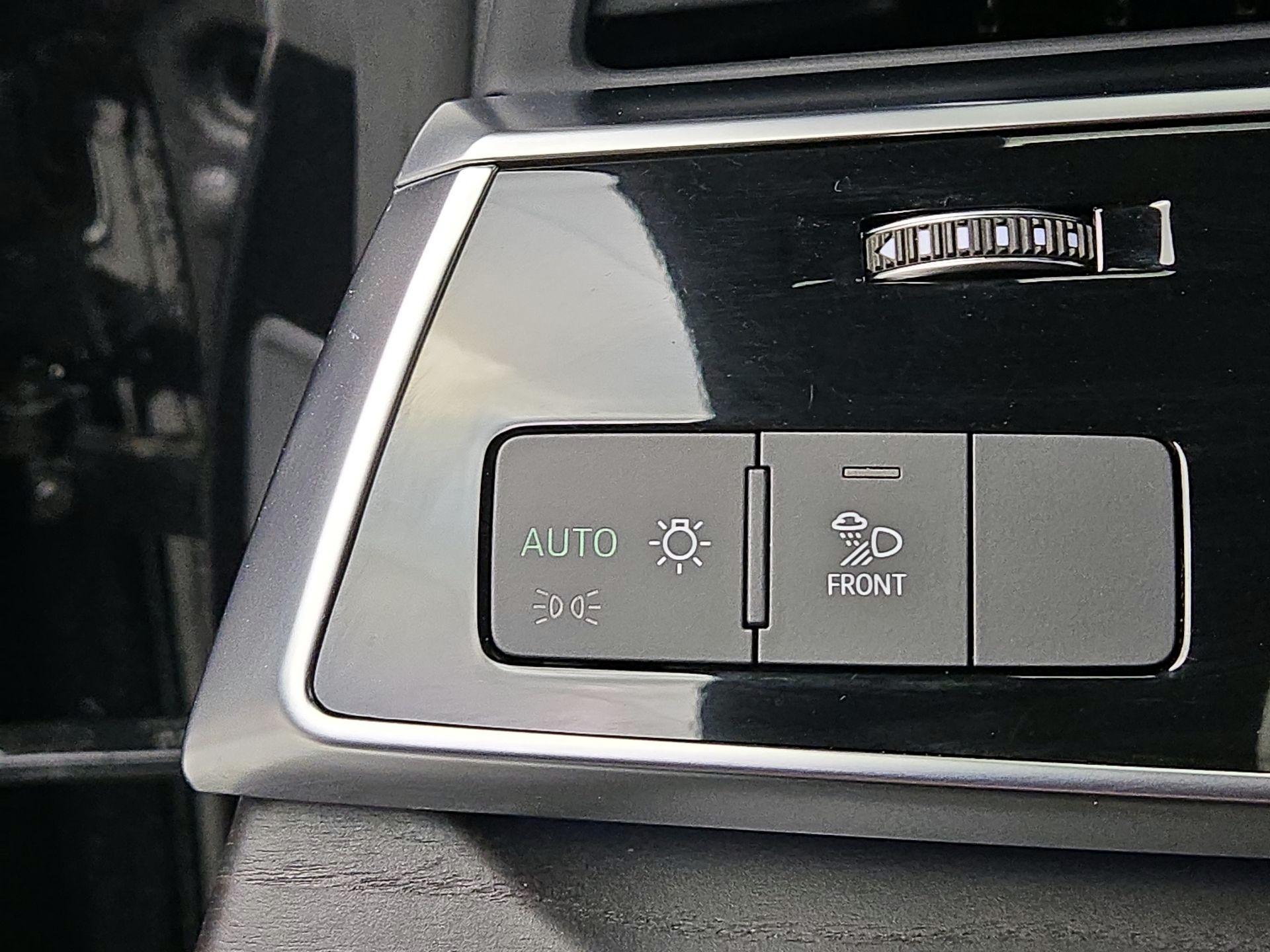 Thumbnail: 2023 Audi Q8 - 13