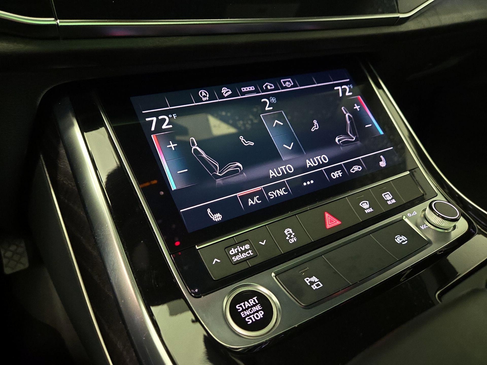 Thumbnail: 2023 Audi Q8 - 17