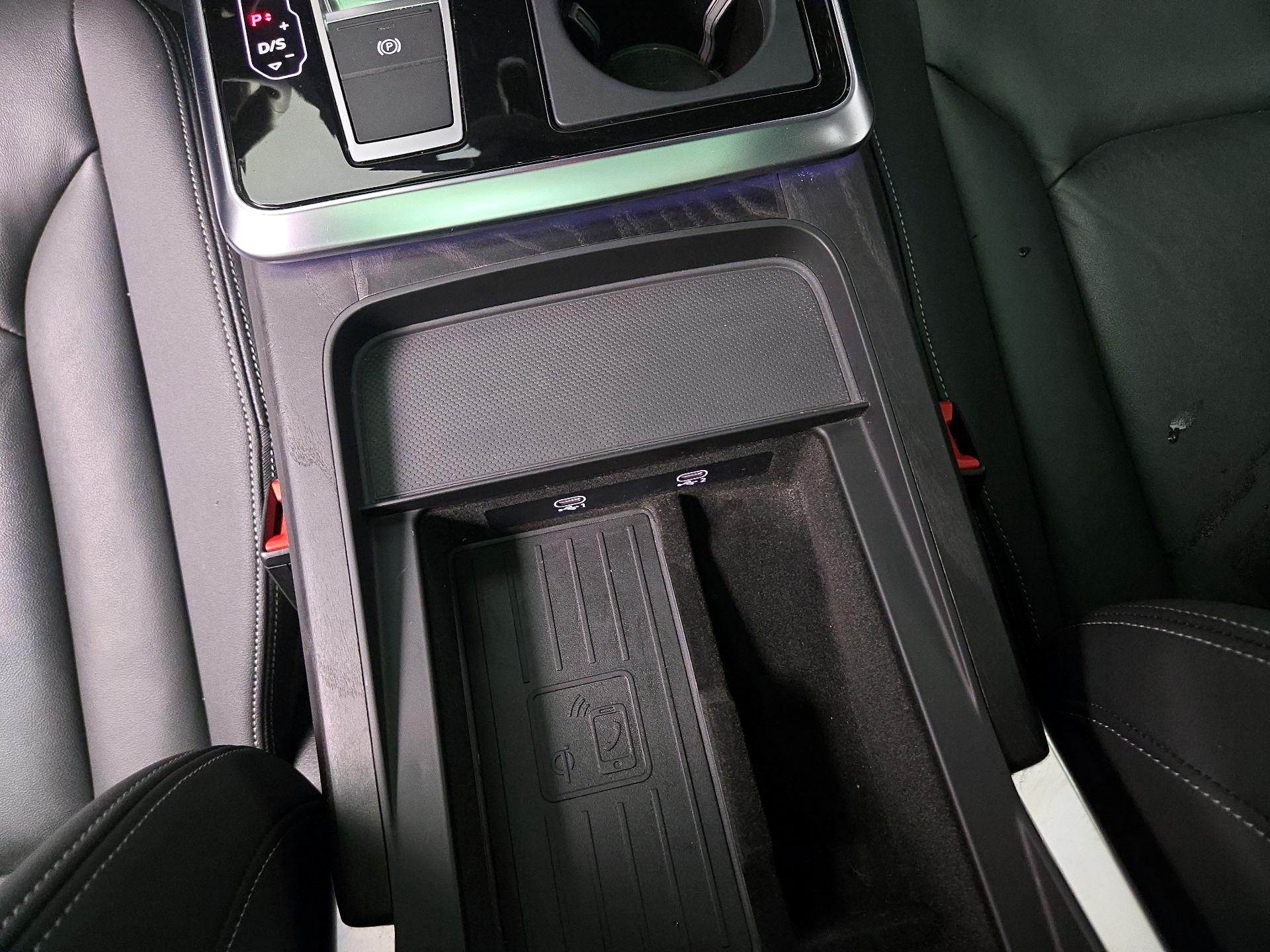 Thumbnail: 2023 Audi Q8 - 19