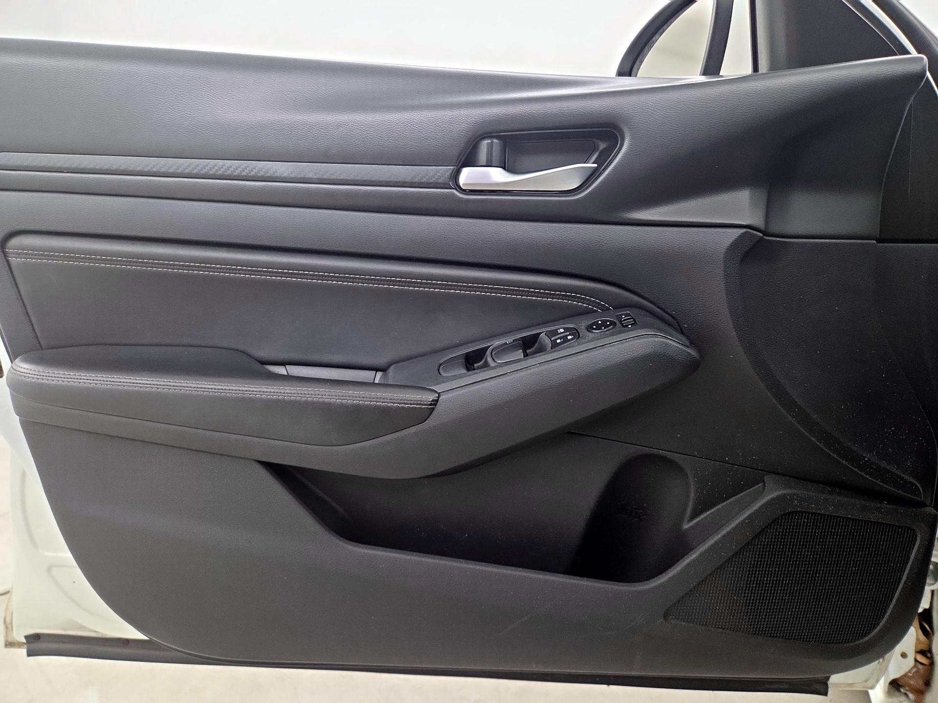Thumbnail: 2020 Nissan Altima - 12
