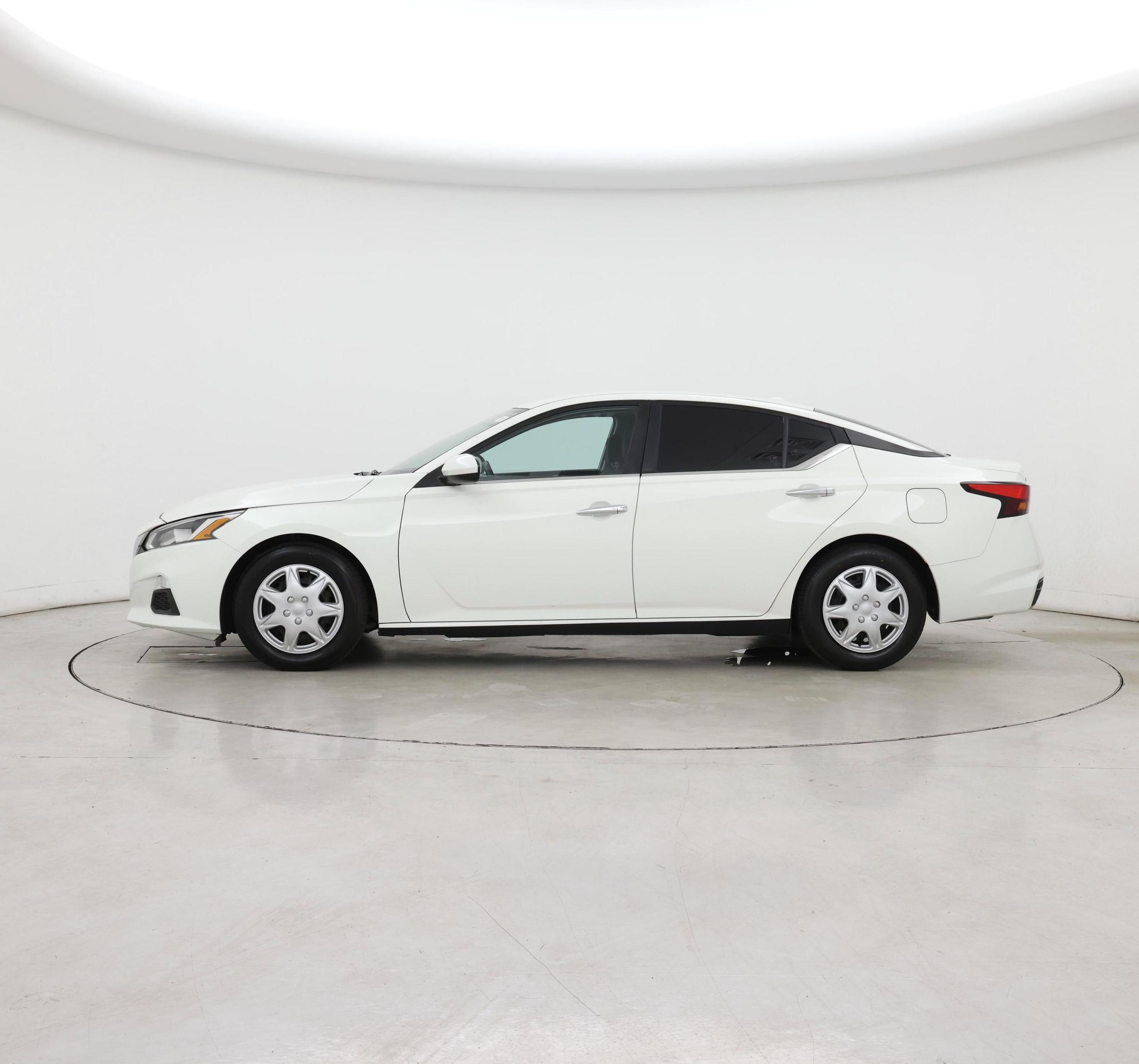 Thumbnail: 2020 Nissan Altima - 3