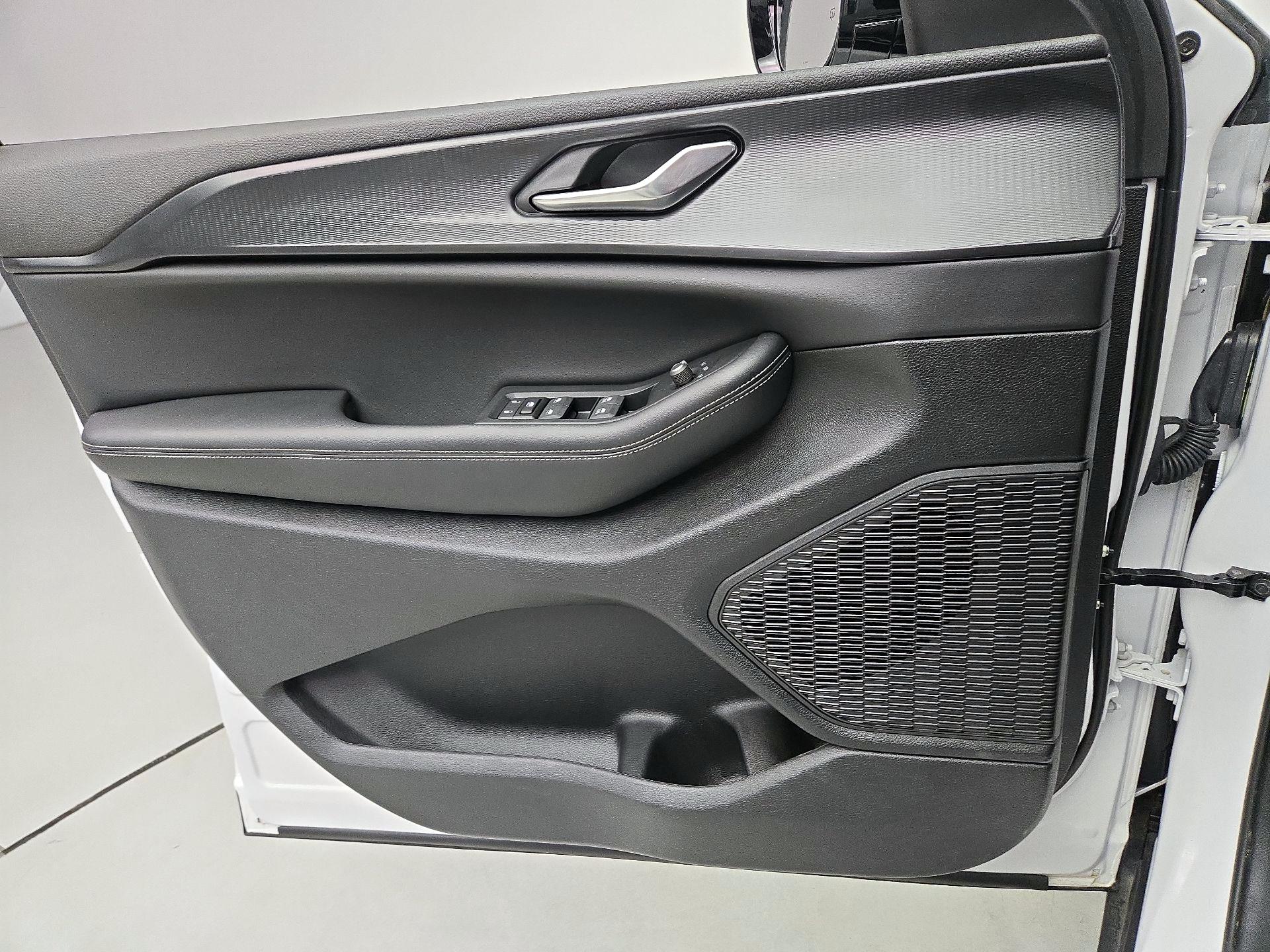 Thumbnail: 2024 Jeep Grand Cherokee - 12