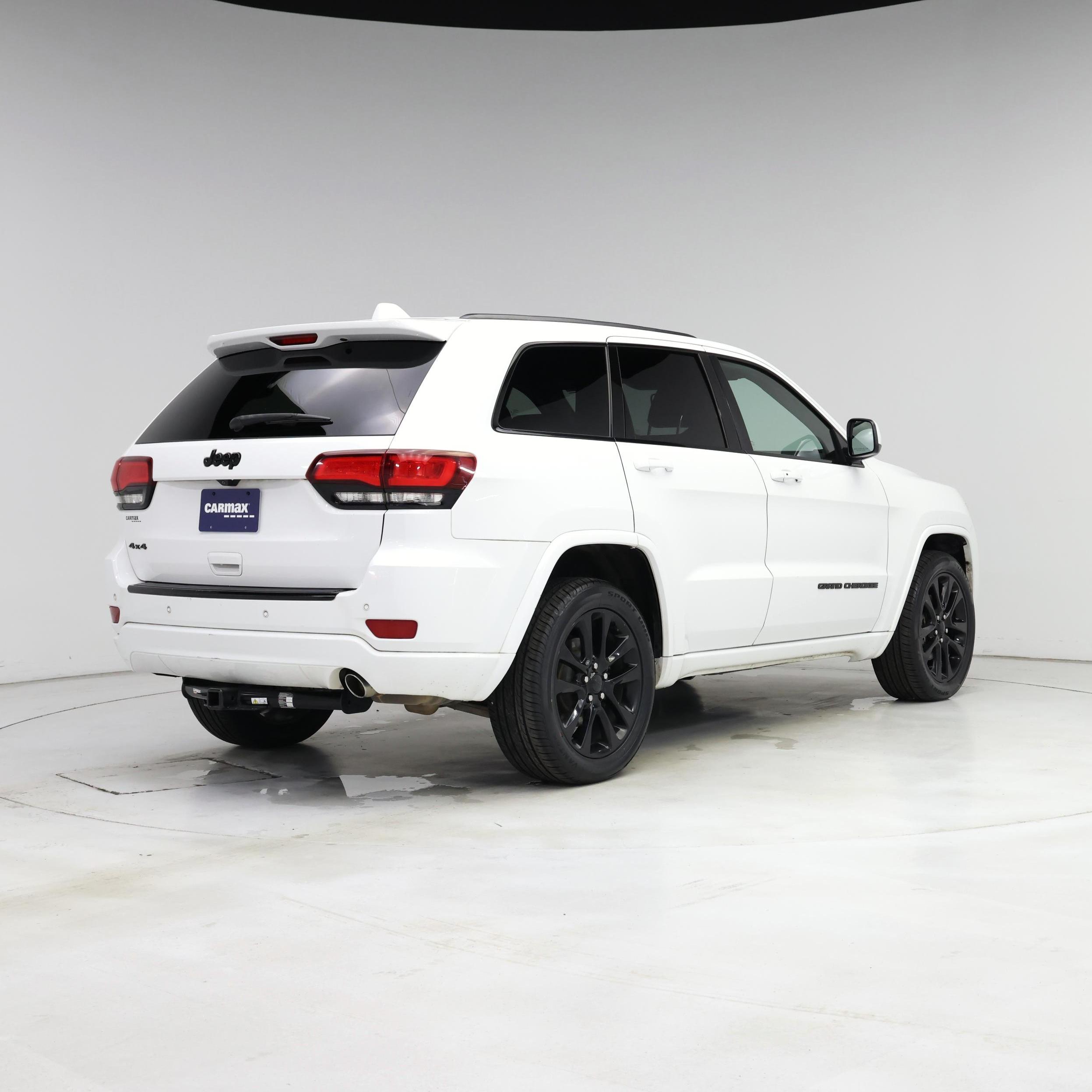 Thumbnail: 2018 Jeep Grand Cherokee - 8