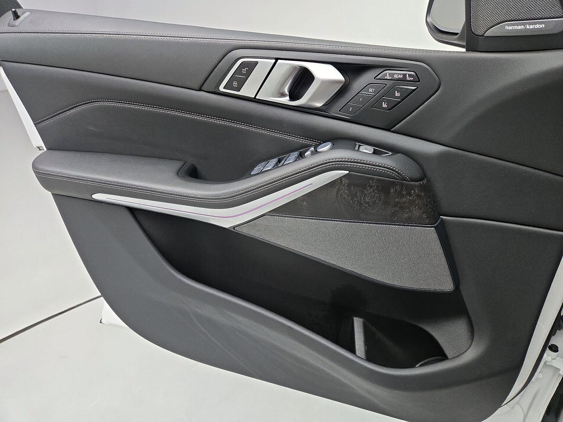 Thumbnail: 2023 BMW X7 - 12