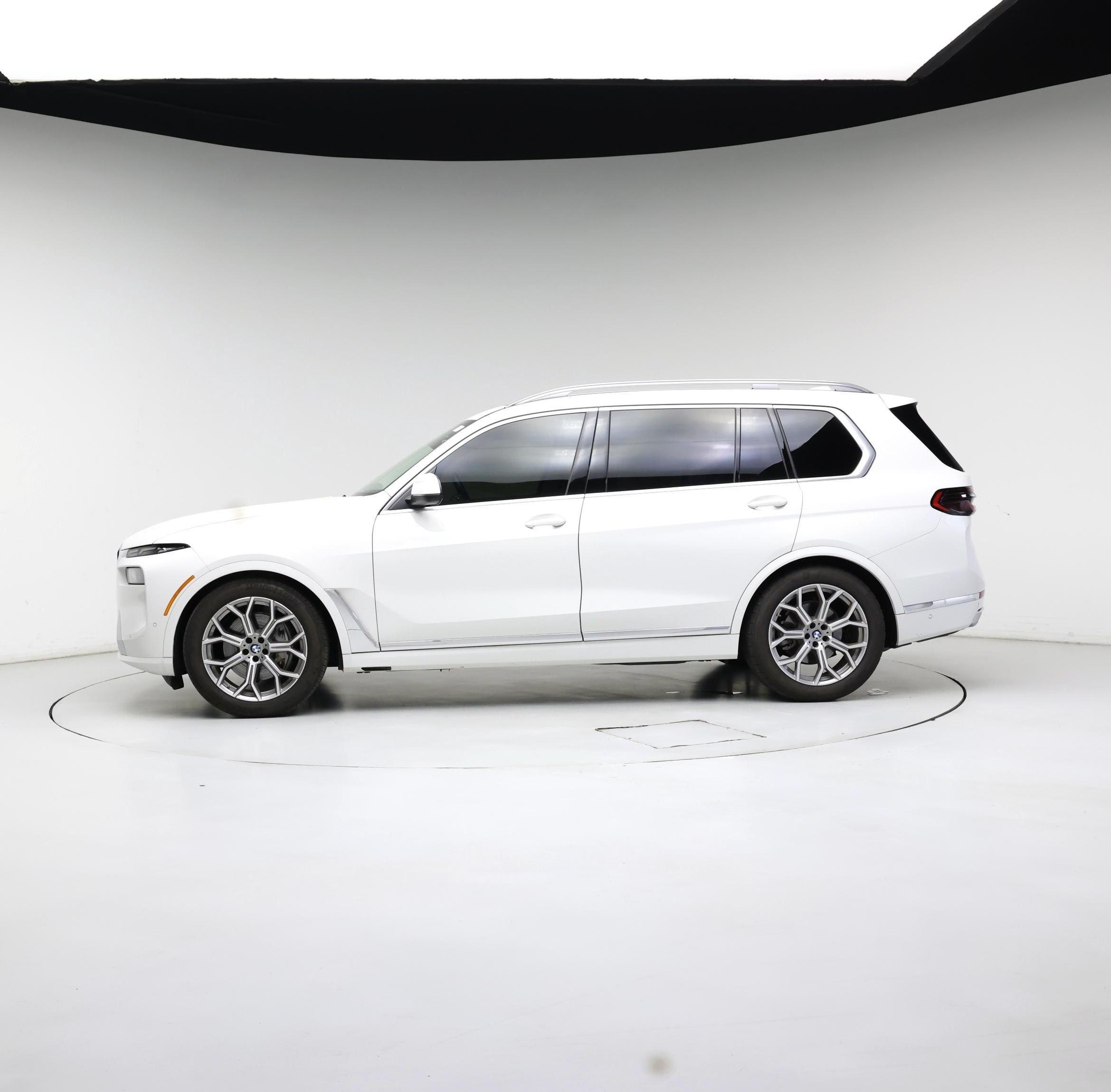 Thumbnail: 2023 BMW X7 - 3