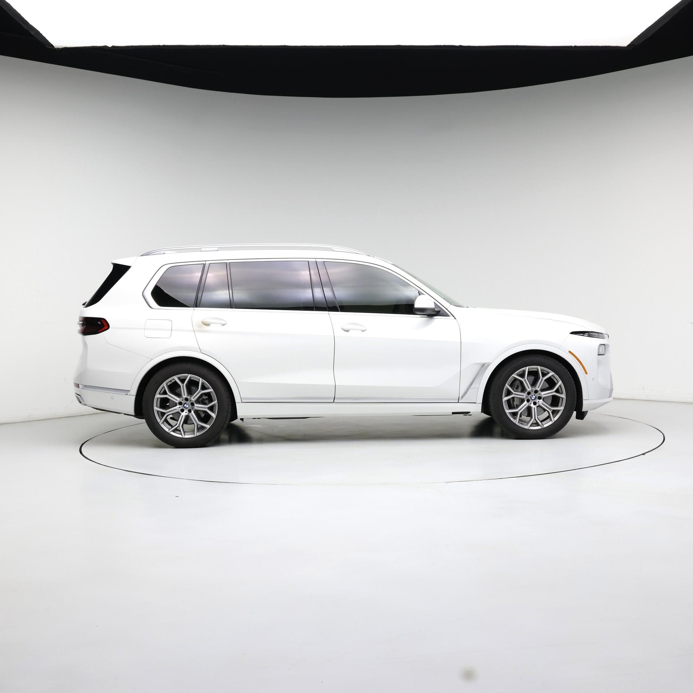 Thumbnail: 2023 BMW X7 - 7