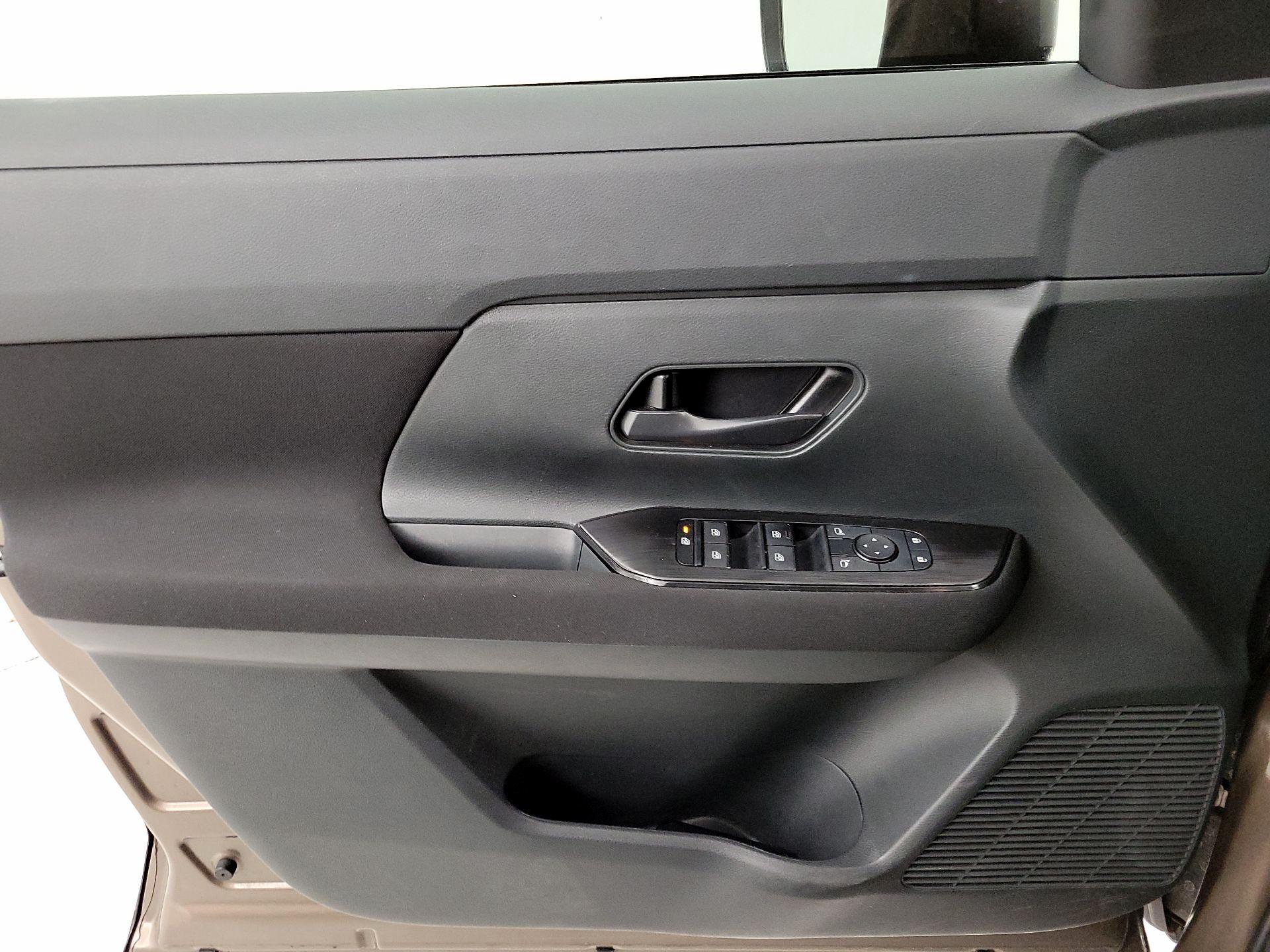 Thumbnail: 2025 Nissan Kicks - 12