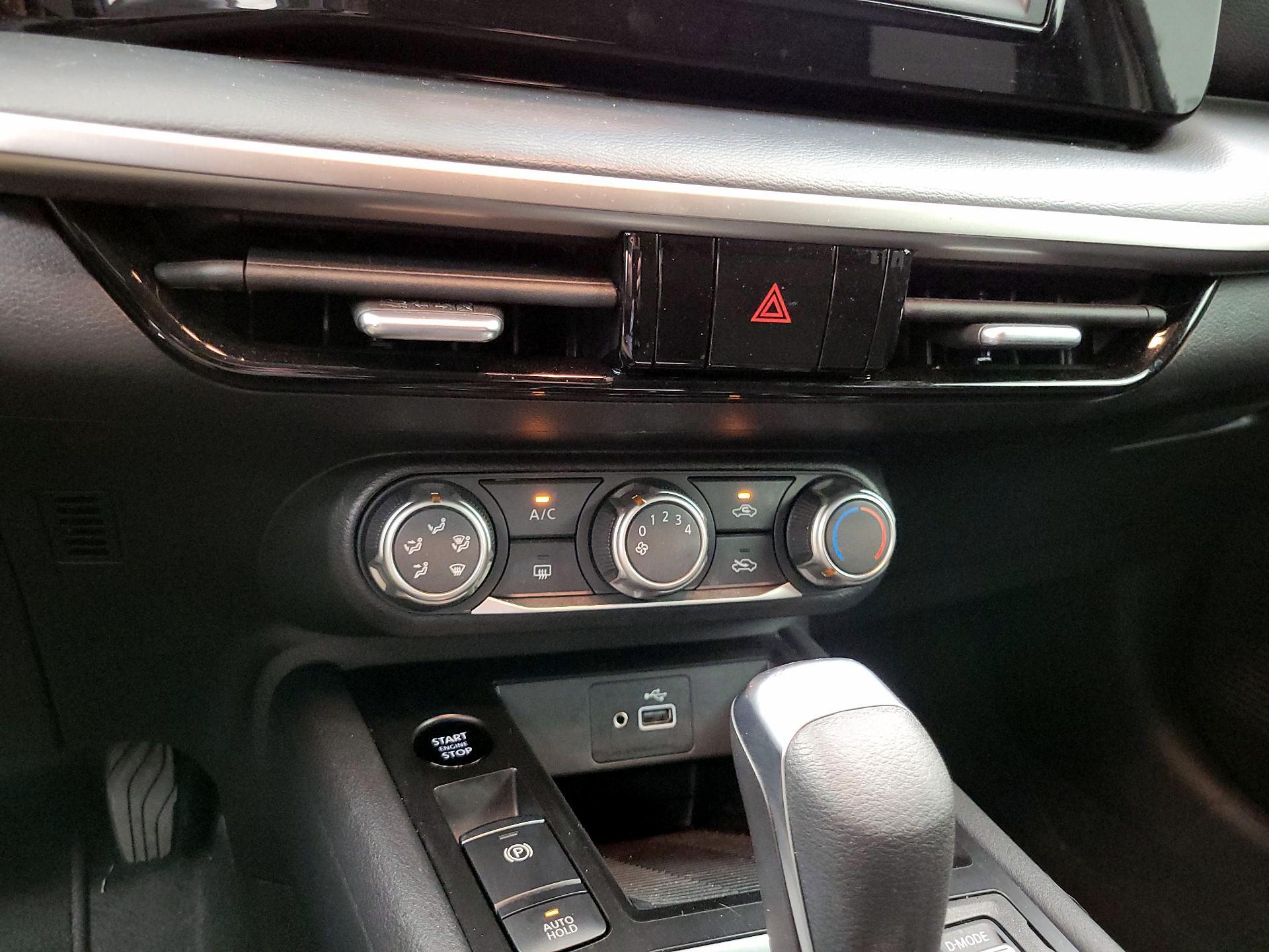 Thumbnail: 2025 Nissan Kicks - 16