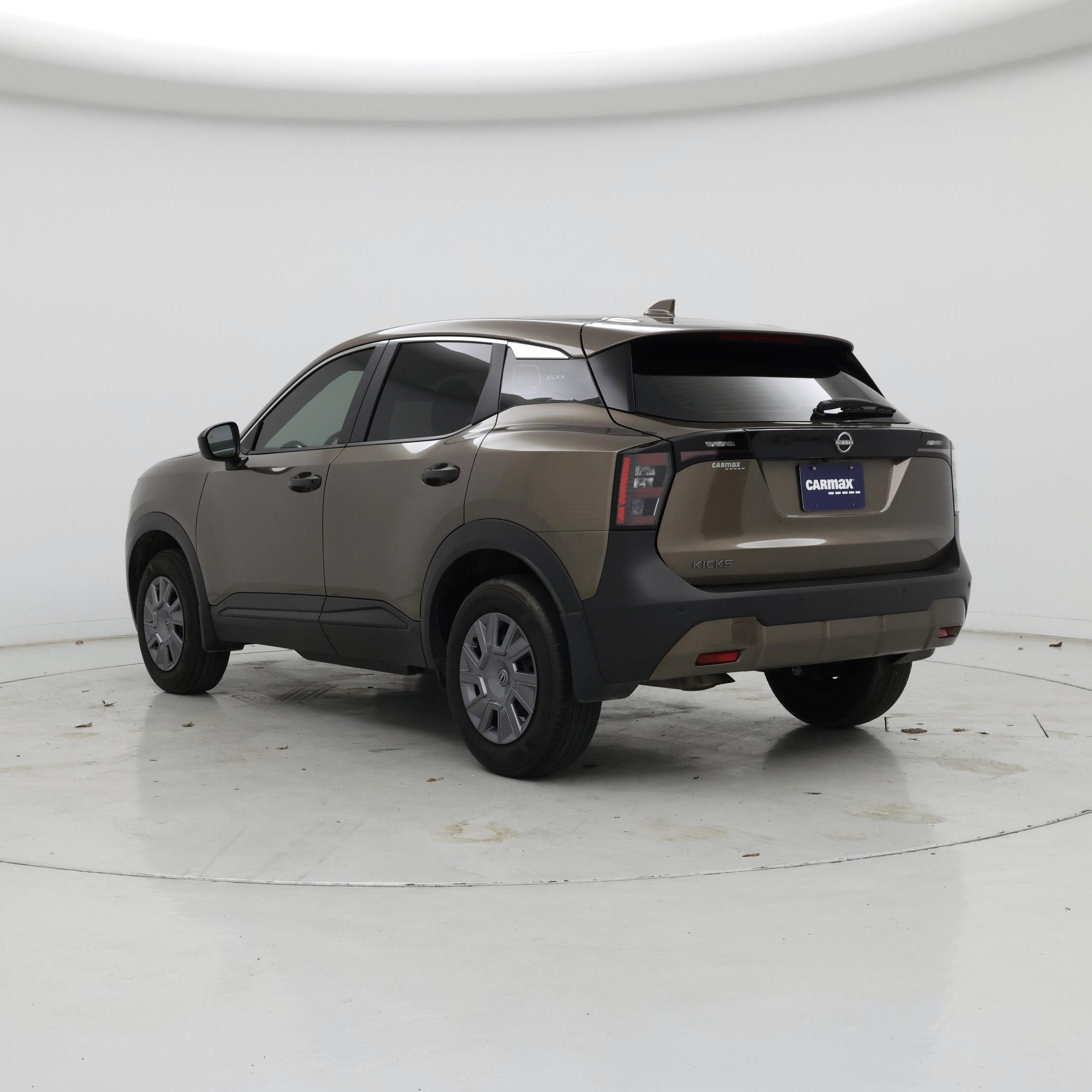 Thumbnail: 2025 Nissan Kicks - 2