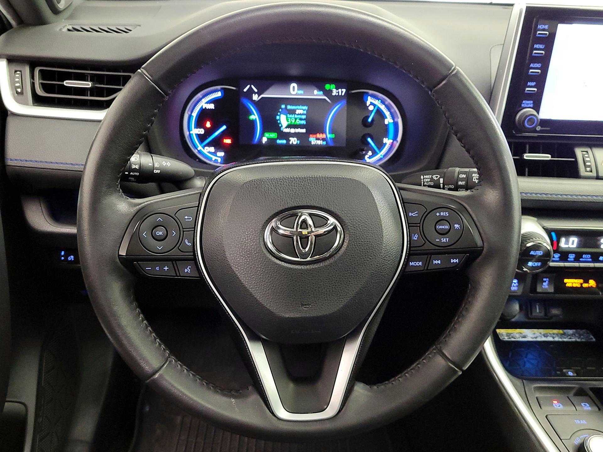 Thumbnail: 2021 Toyota RAV4 - 10