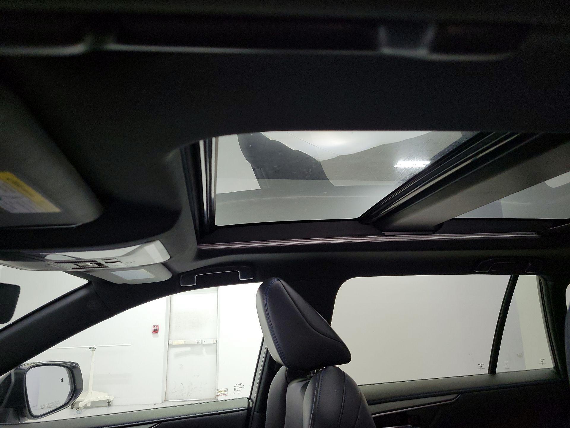 Thumbnail: 2021 Toyota RAV4 - 20