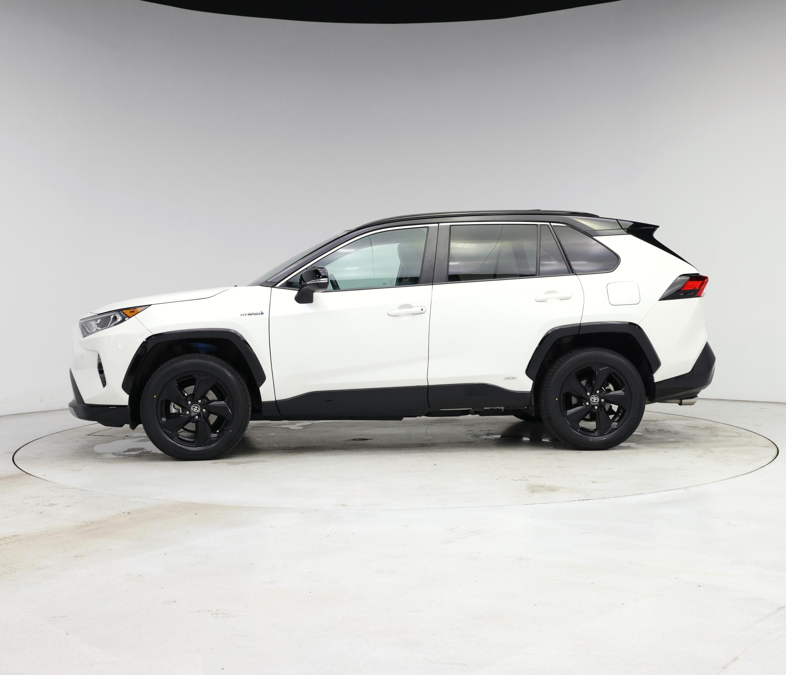 Thumbnail: 2021 Toyota RAV4 - 3