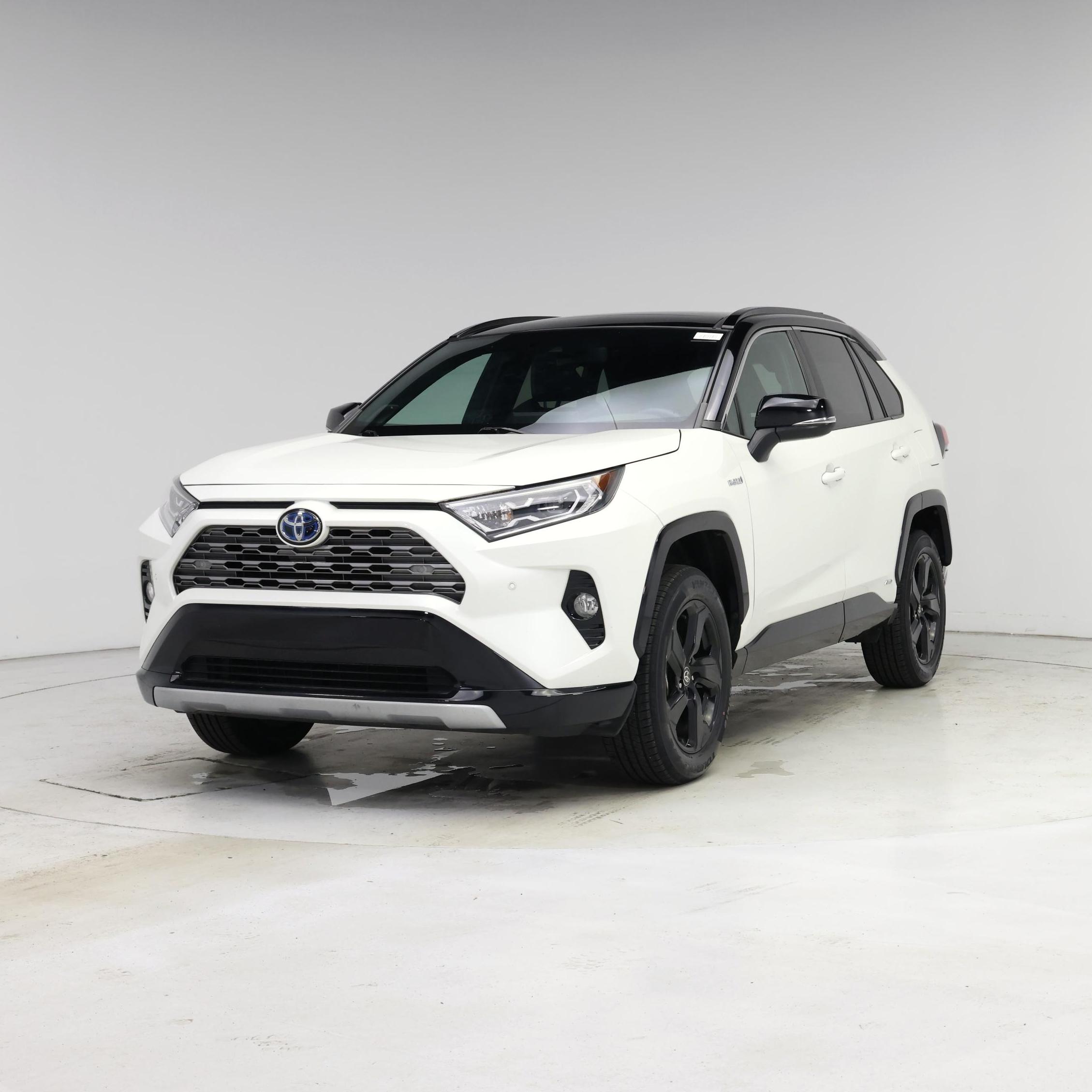 Thumbnail: 2021 Toyota RAV4 - 4