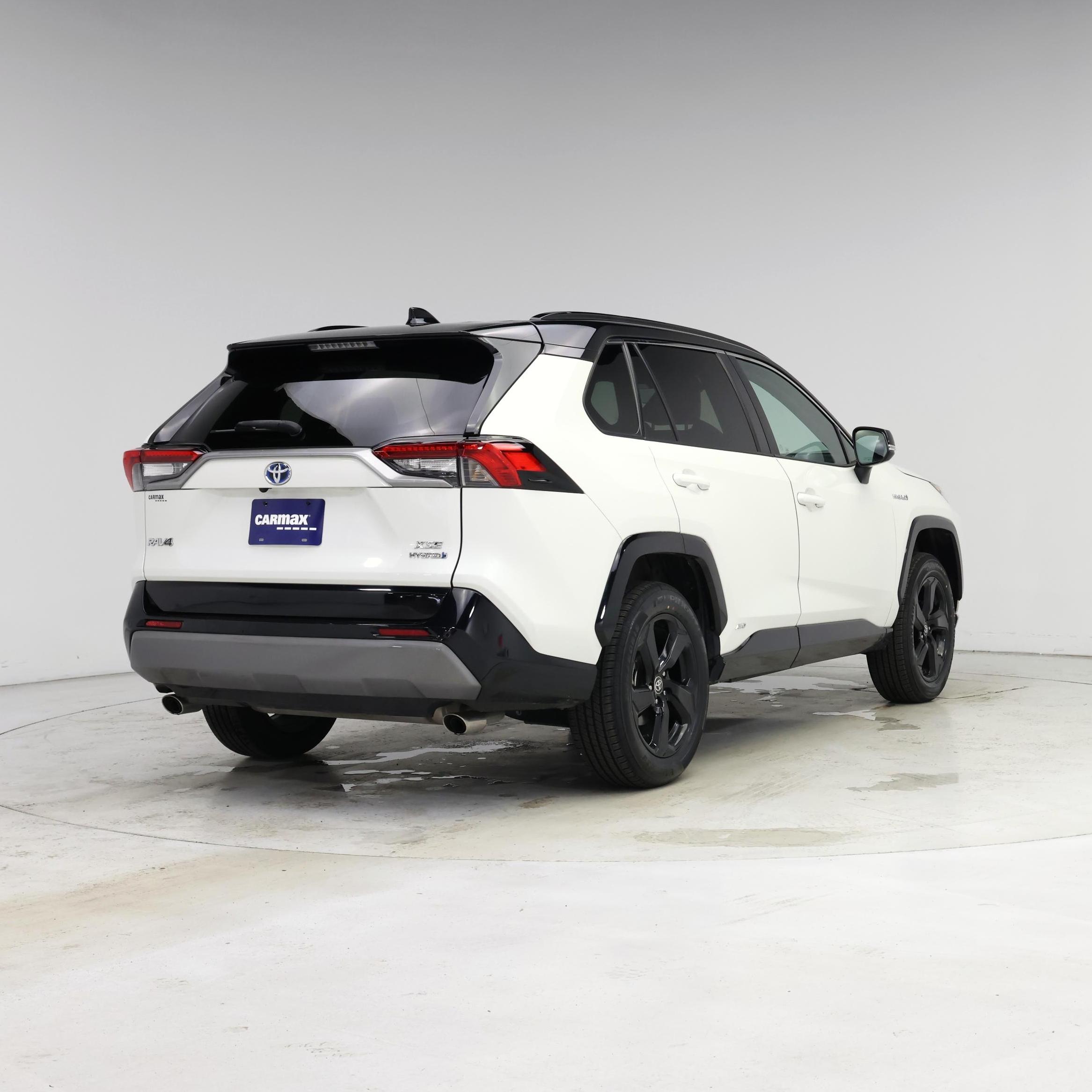 Thumbnail: 2021 Toyota RAV4 - 8